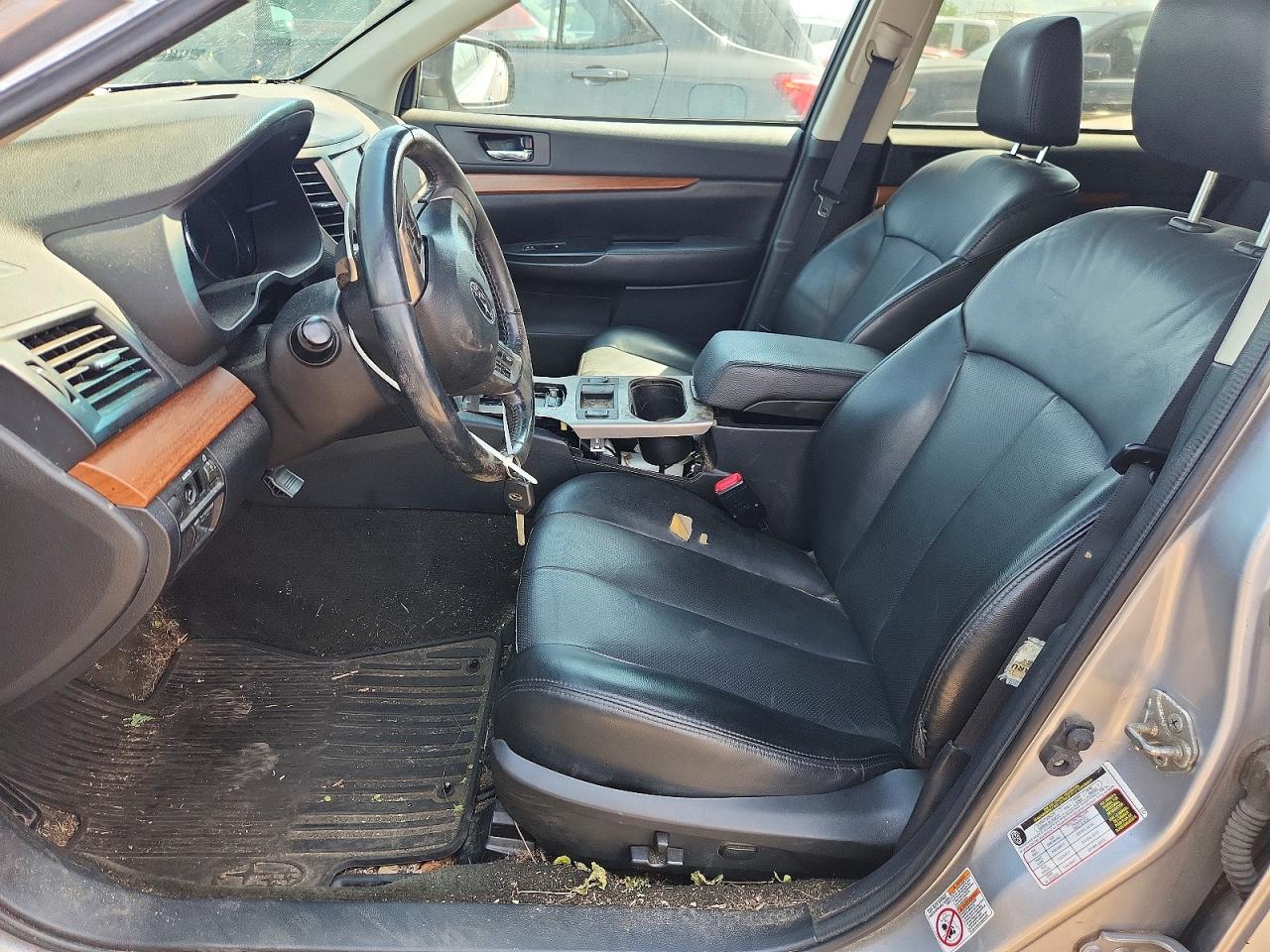 2013 Subaru Outback 2.5i Limited Silver vin: 4S4BRBPC1D3202064