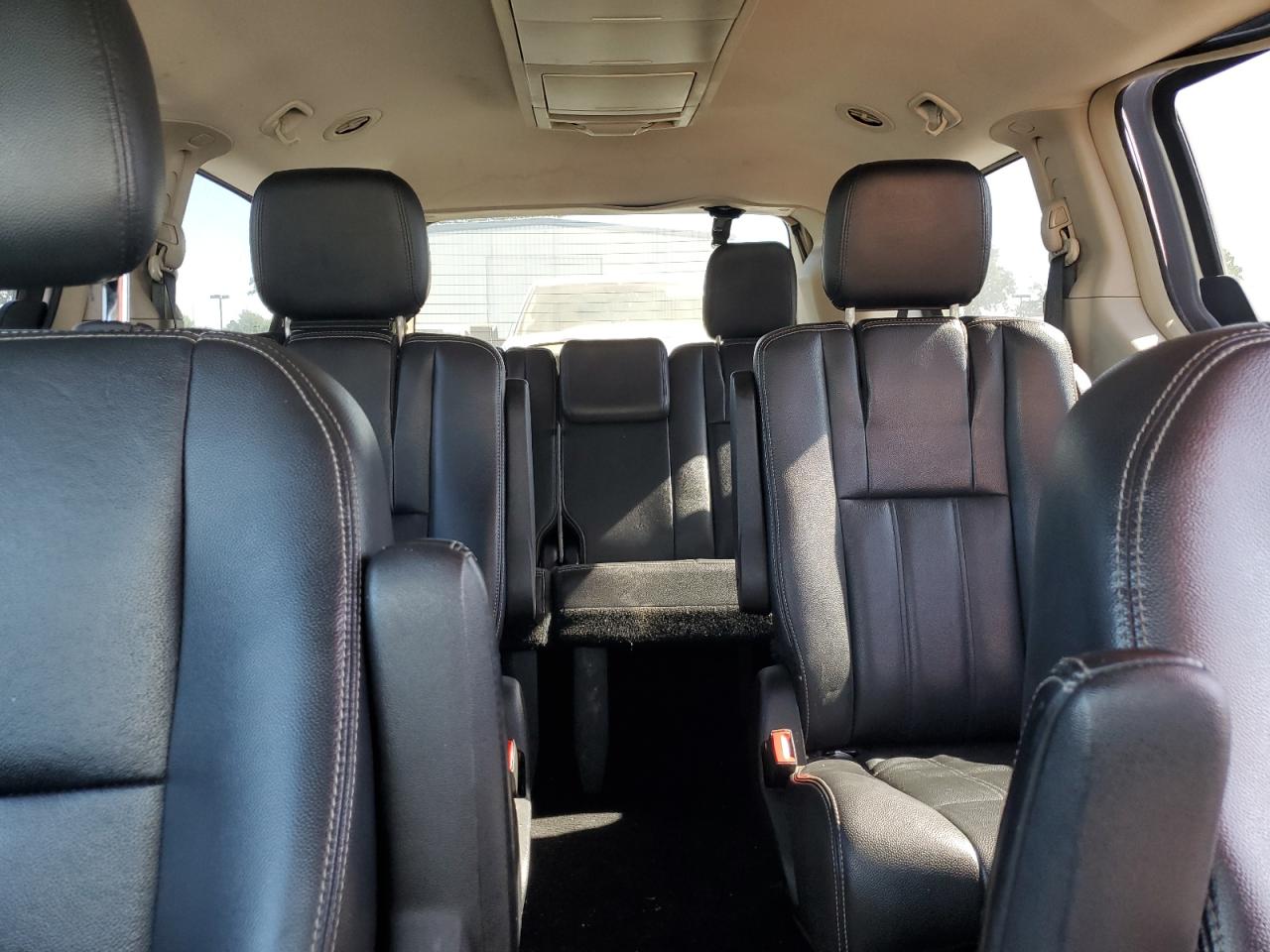 2014 Chrysler Town & Country Touring   Silver vin: 2C4RC1BG7ER293665
