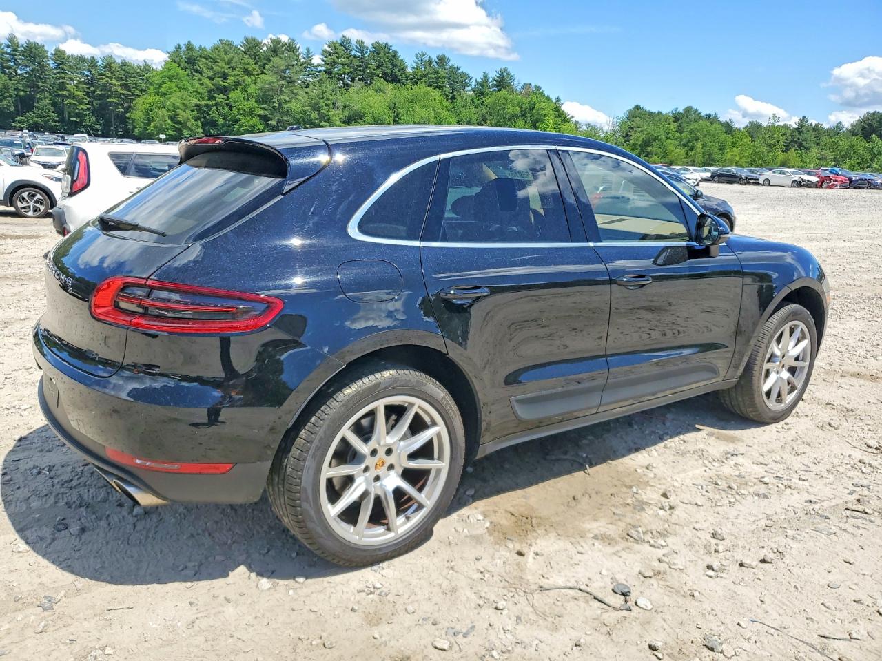 2015 Porsche Macan S Black vin: WP1AB2A51FLB73830