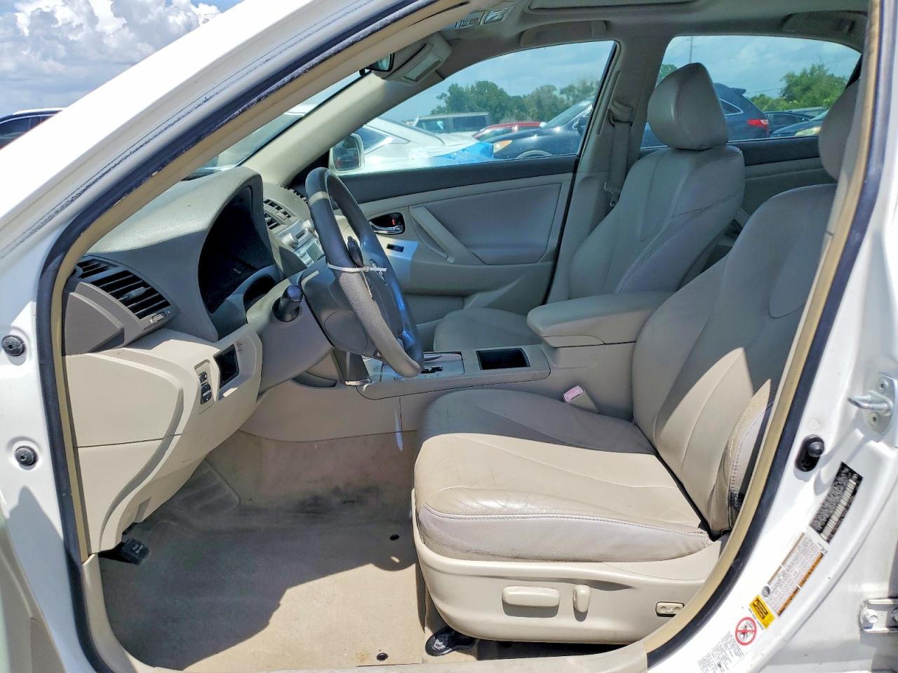 2007 Toyota Camry Le Белый vin: JTNBE46K173068421