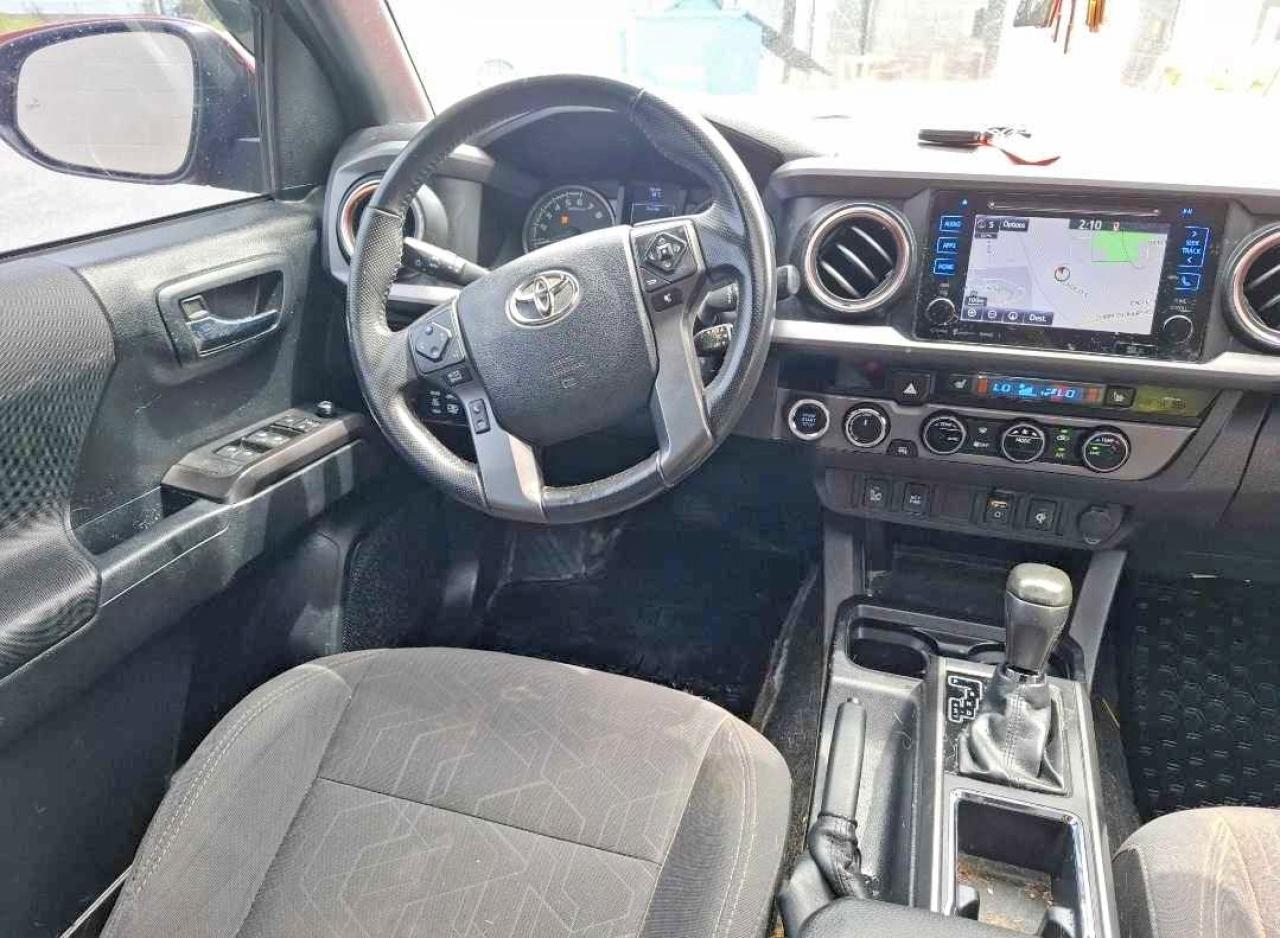 2017 Toyota Tacoma Sr5 V6 Red vin: 5TFDZ5BNXHX023656