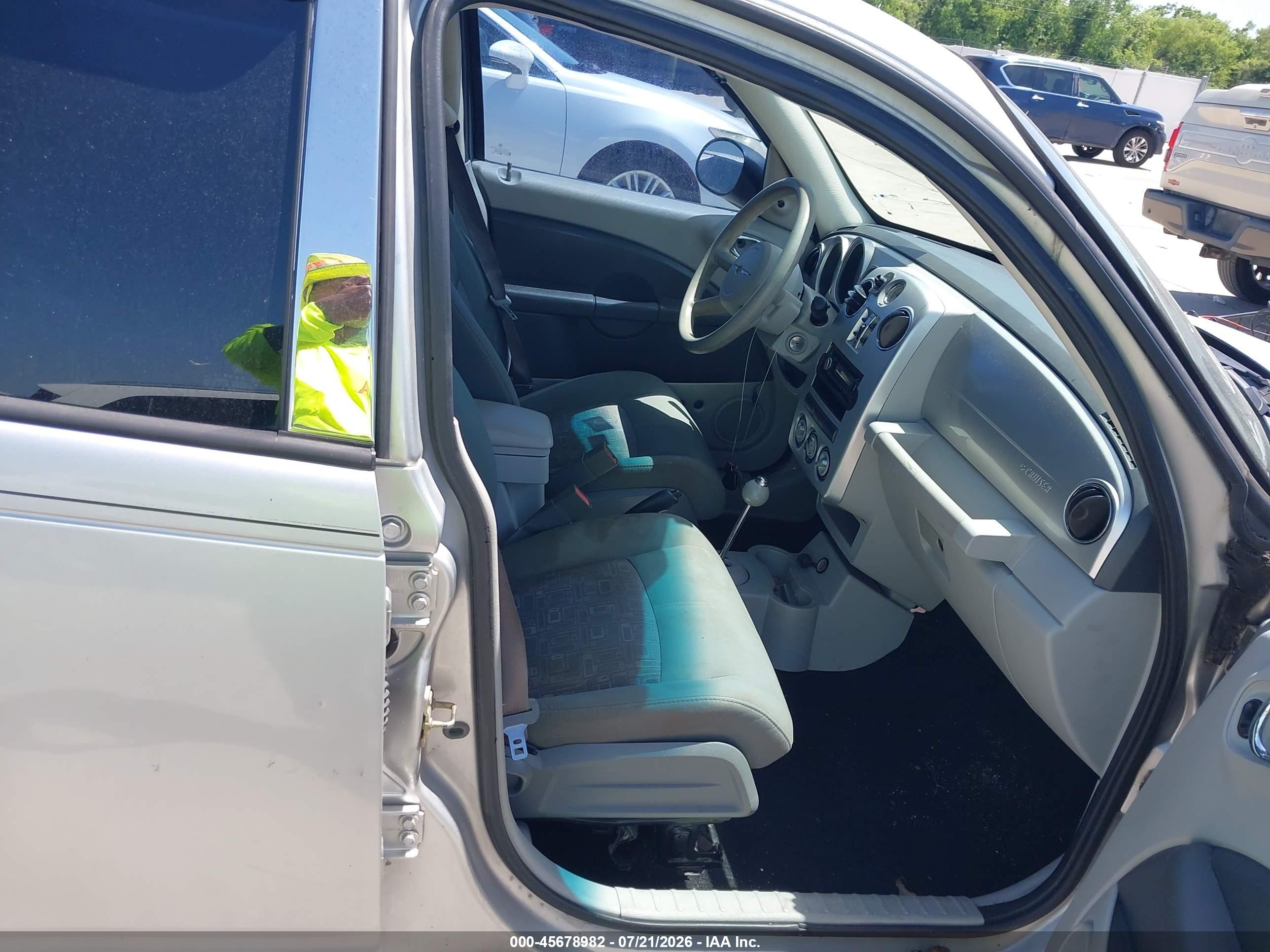 2006 Chrysler Pt Cruiser   Silver vin: 3A4FY48B16T219622