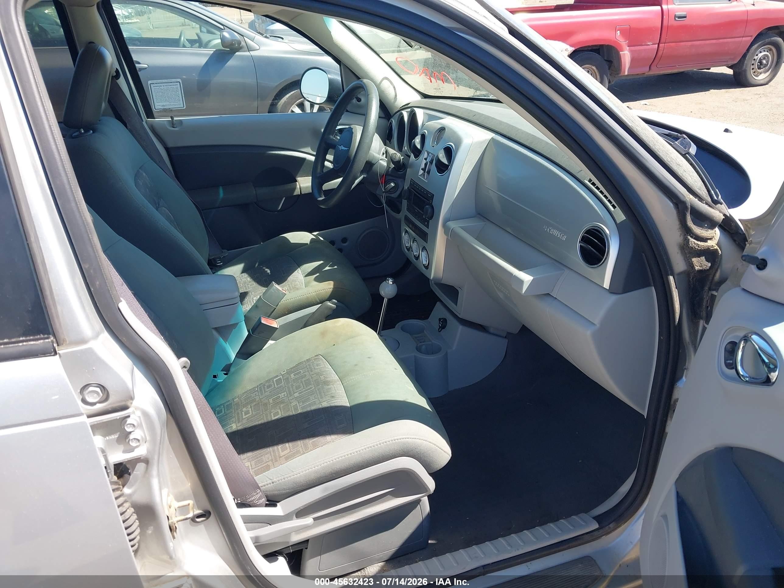 2007 Chrysler Pt Cruiser   Silver vin: 3A4FY48B27T548928