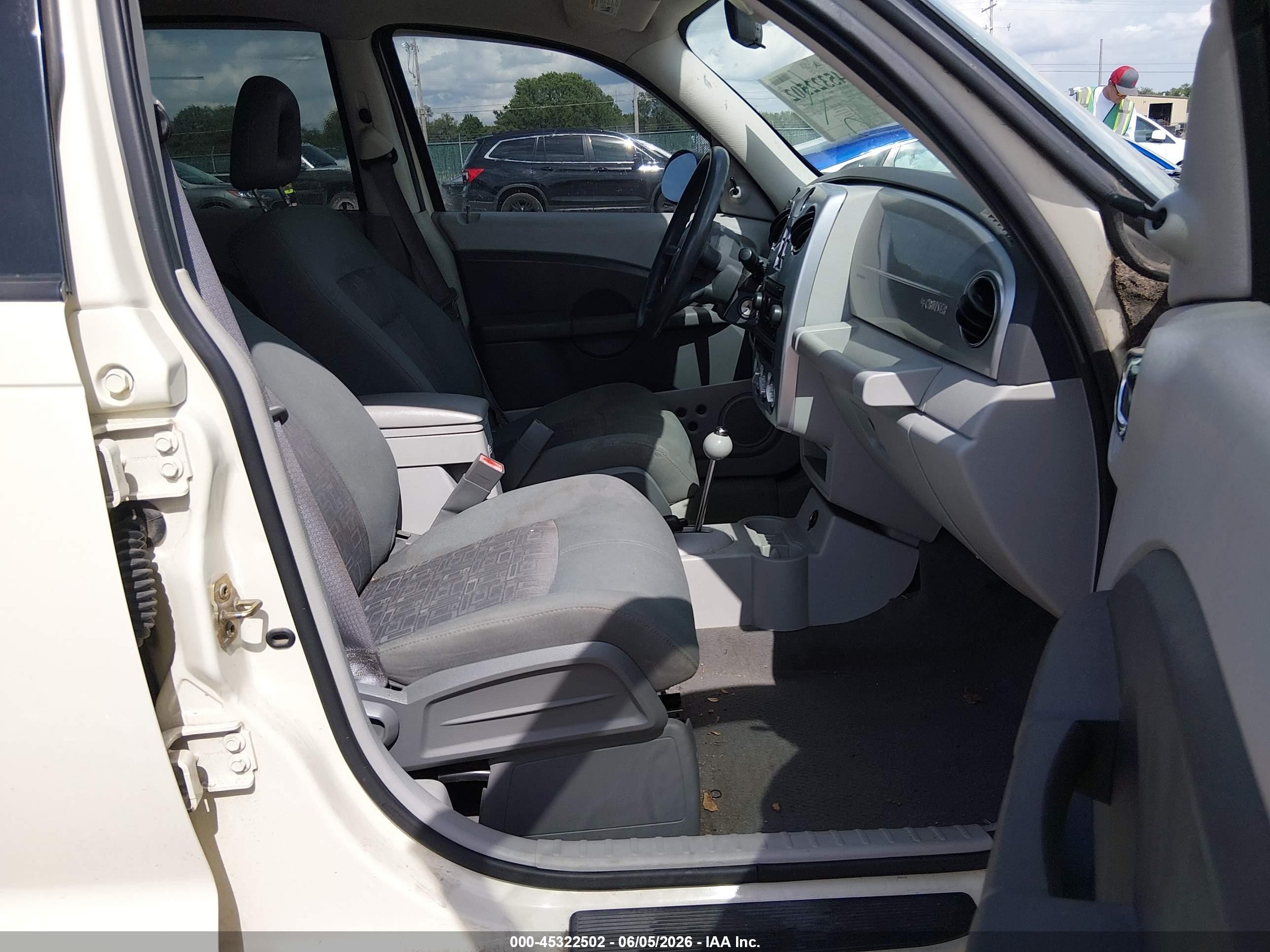 2006 Chrysler Pt Cruiser   Cream vin: 3A4FY48B46T339186