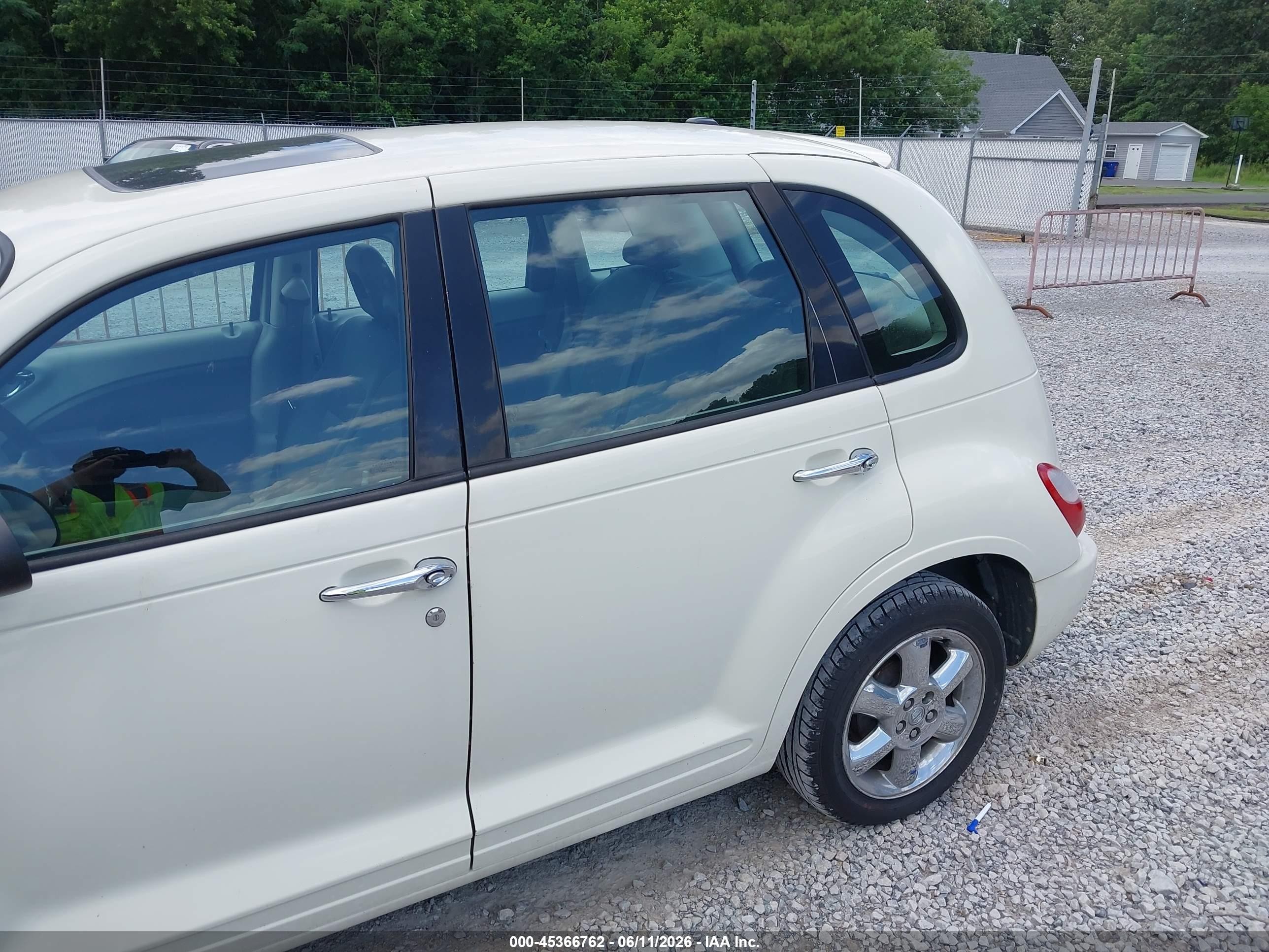2007 Chrysler Pt Cruiser   White vin: 3A4FY48B67T620911