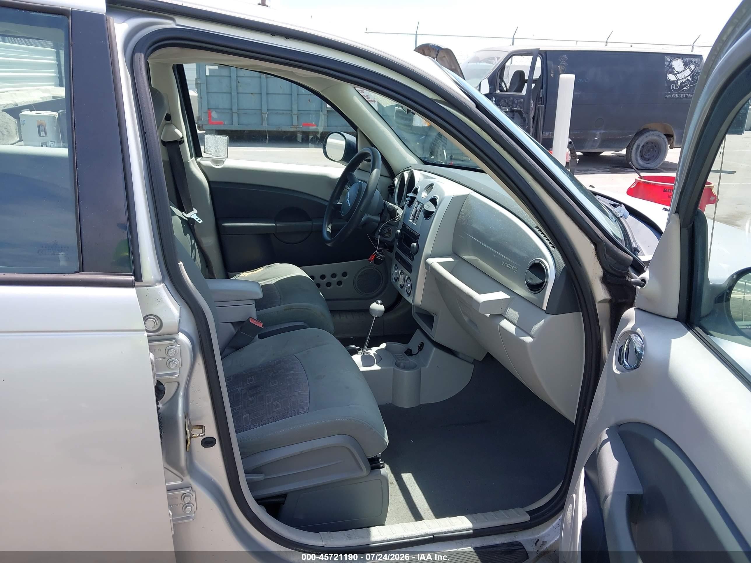 2007 Chrysler Pt Cruiser   Silver vin: 3A4FY48B97T520530