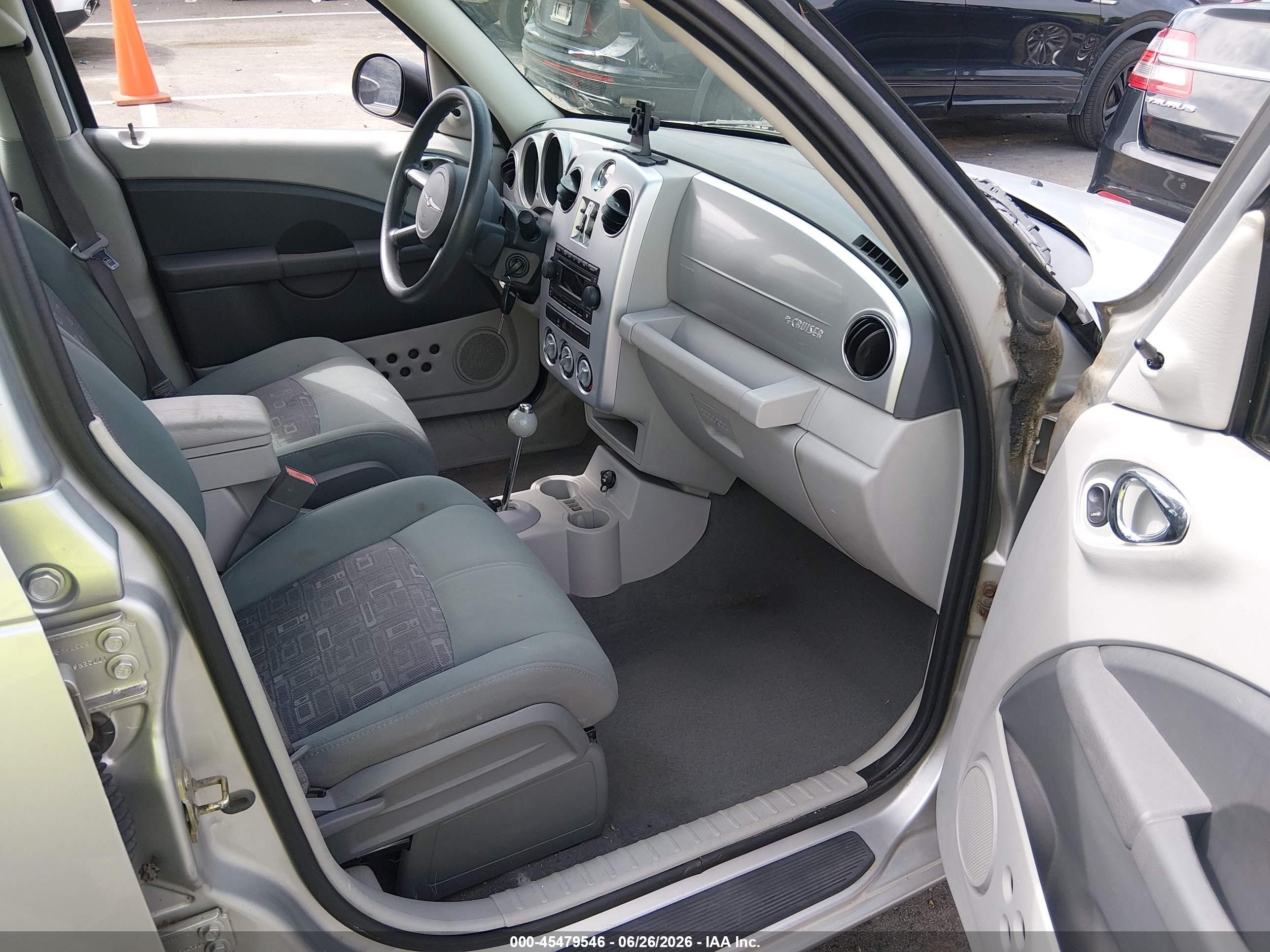 2007 Chrysler Pt Cruiser   Silver vin: 3A4FY48BX7T503686