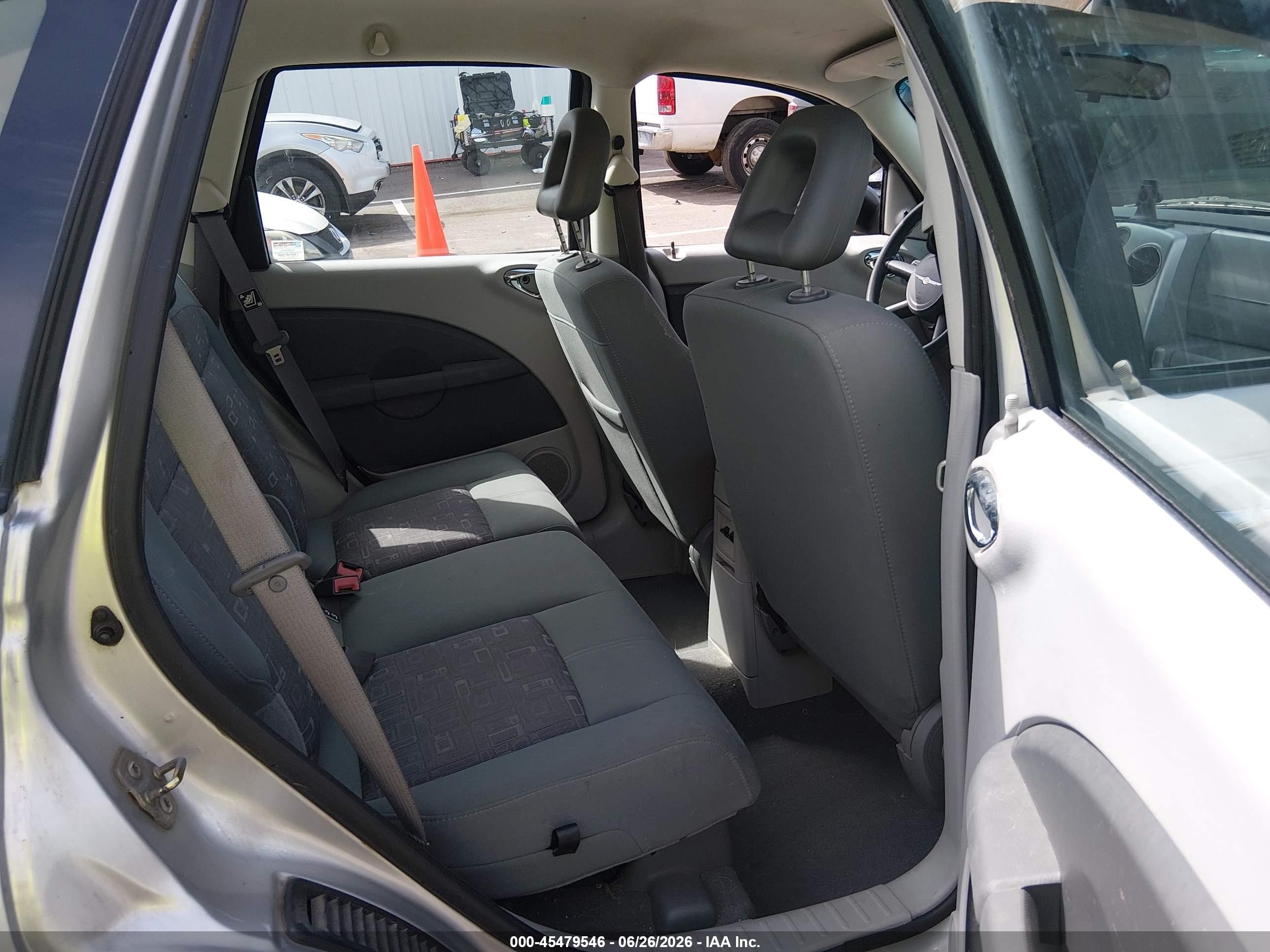 2007 Chrysler Pt Cruiser   Silver vin: 3A4FY48BX7T503686