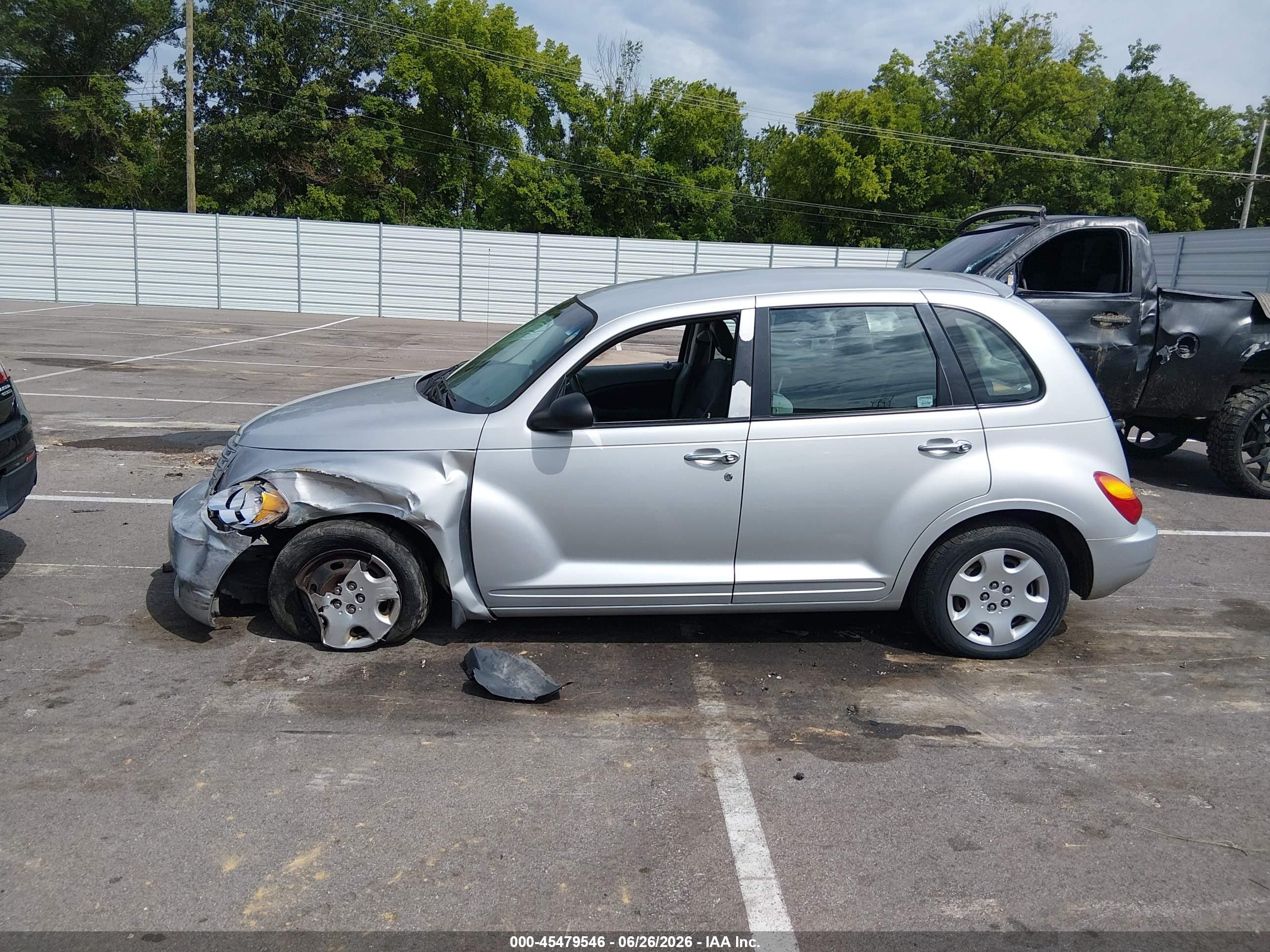 2007 Chrysler Pt Cruiser   Silver vin: 3A4FY48BX7T503686