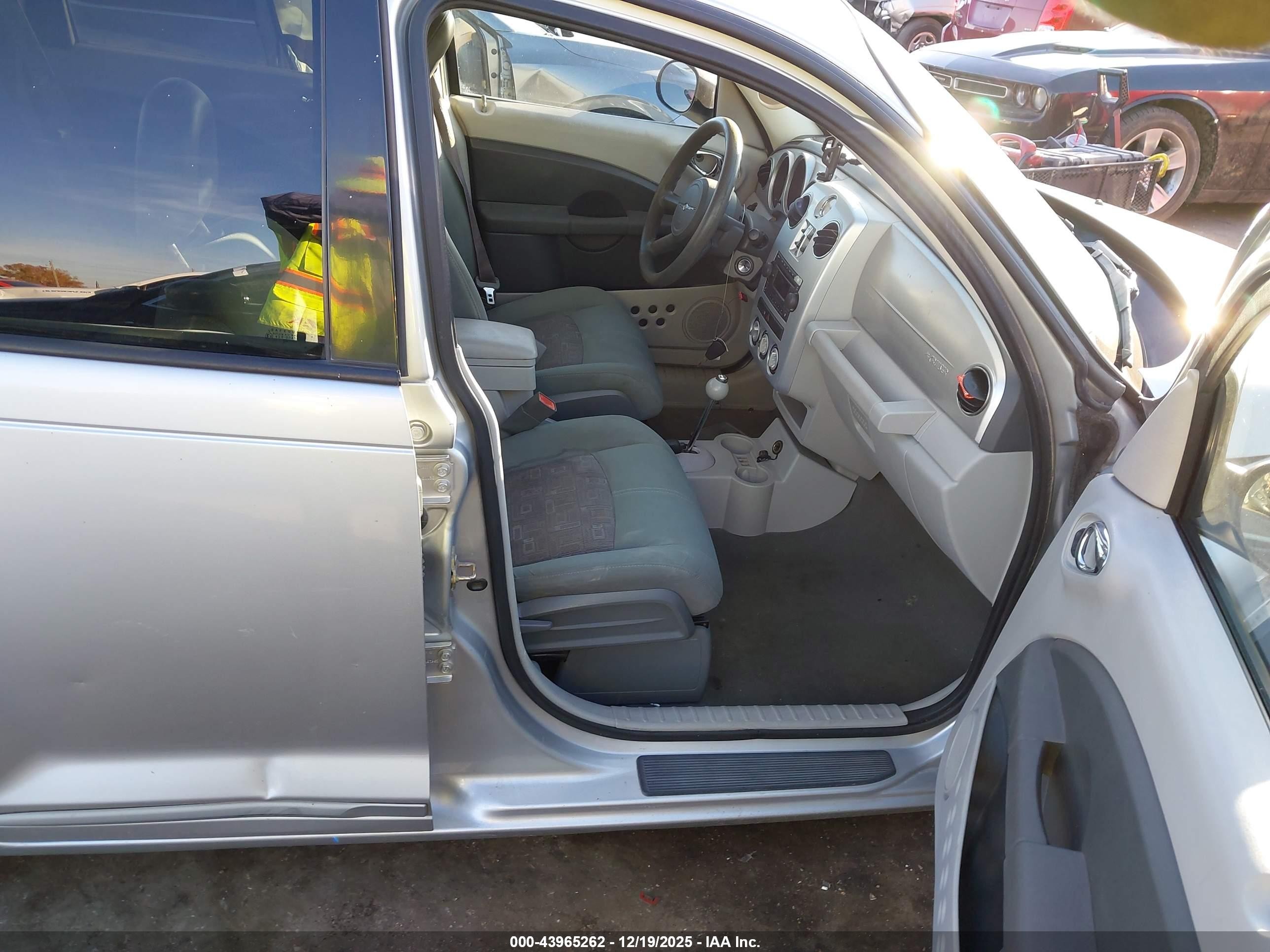 2007 Chrysler Pt Cruiser Touring Silver vin: 3A4FY58BX7T542154
