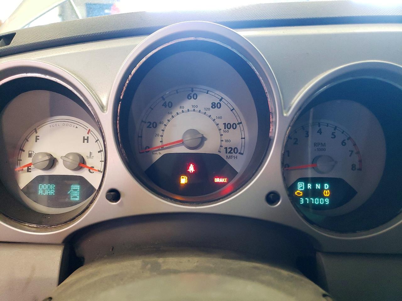 2010 Chrysler Pt Cruiser Silver vin: 3A4GY5F91AT220160