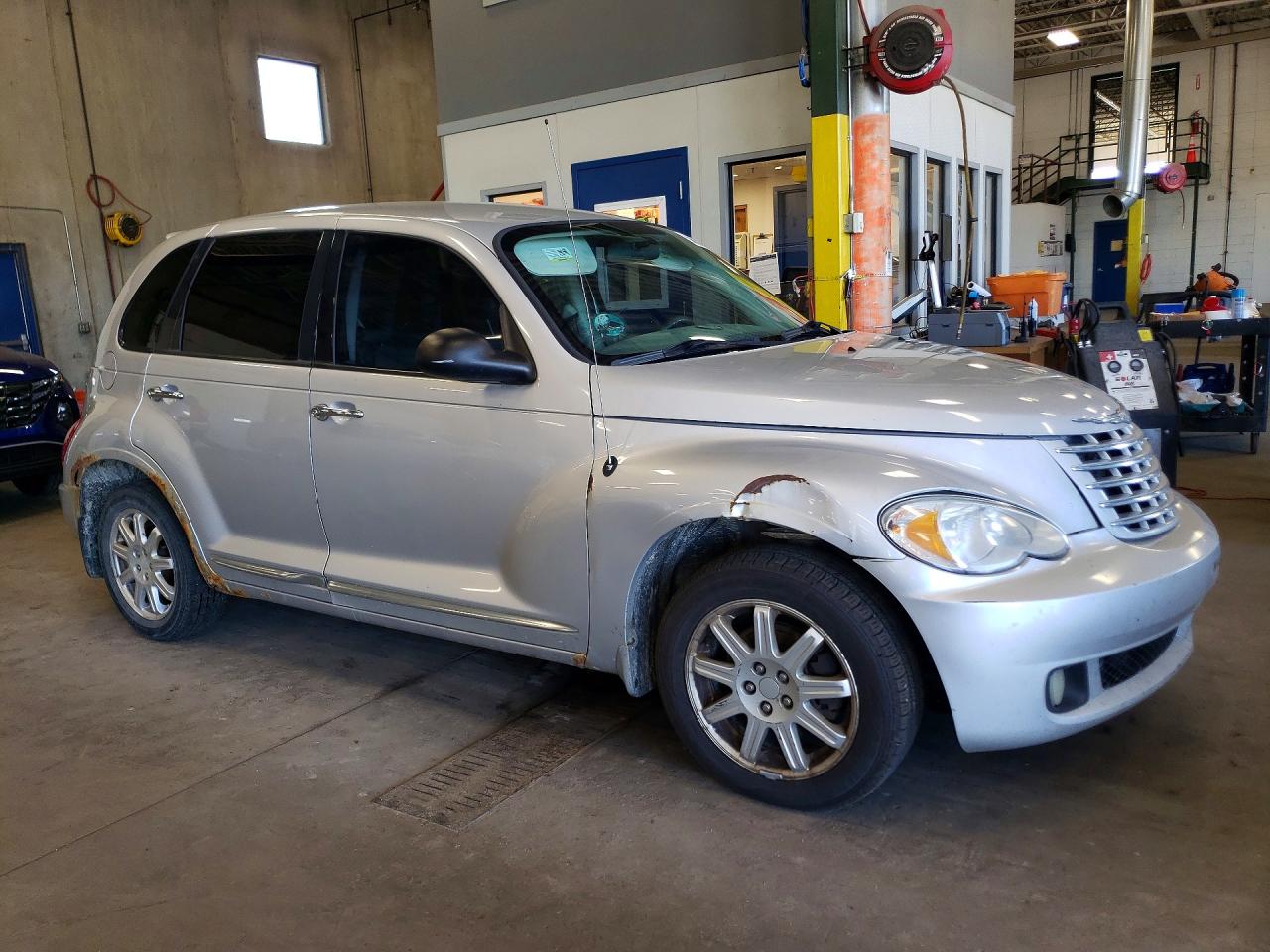 2010 Chrysler Pt Cruiser Silver vin: 3A4GY5F91AT220160