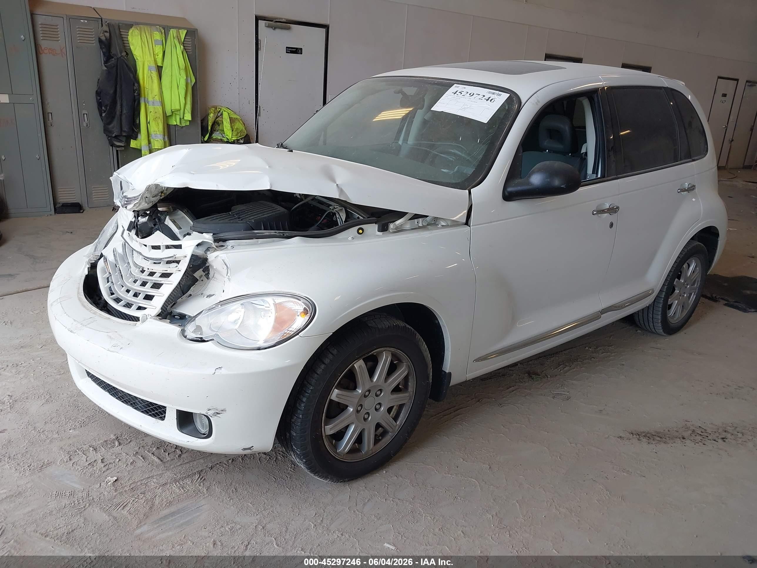 2010 Chrysler Pt Cruiser Classic White vin: 3A4GY5F92AT168571