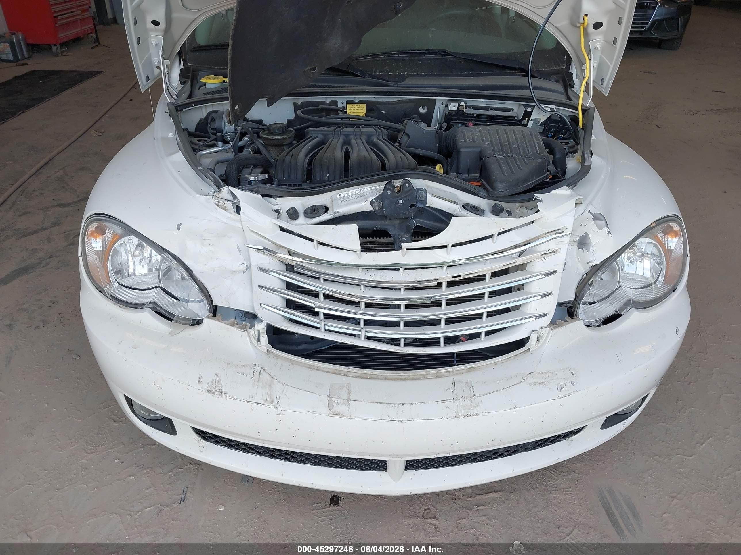 2010 Chrysler Pt Cruiser Classic White vin: 3A4GY5F92AT168571