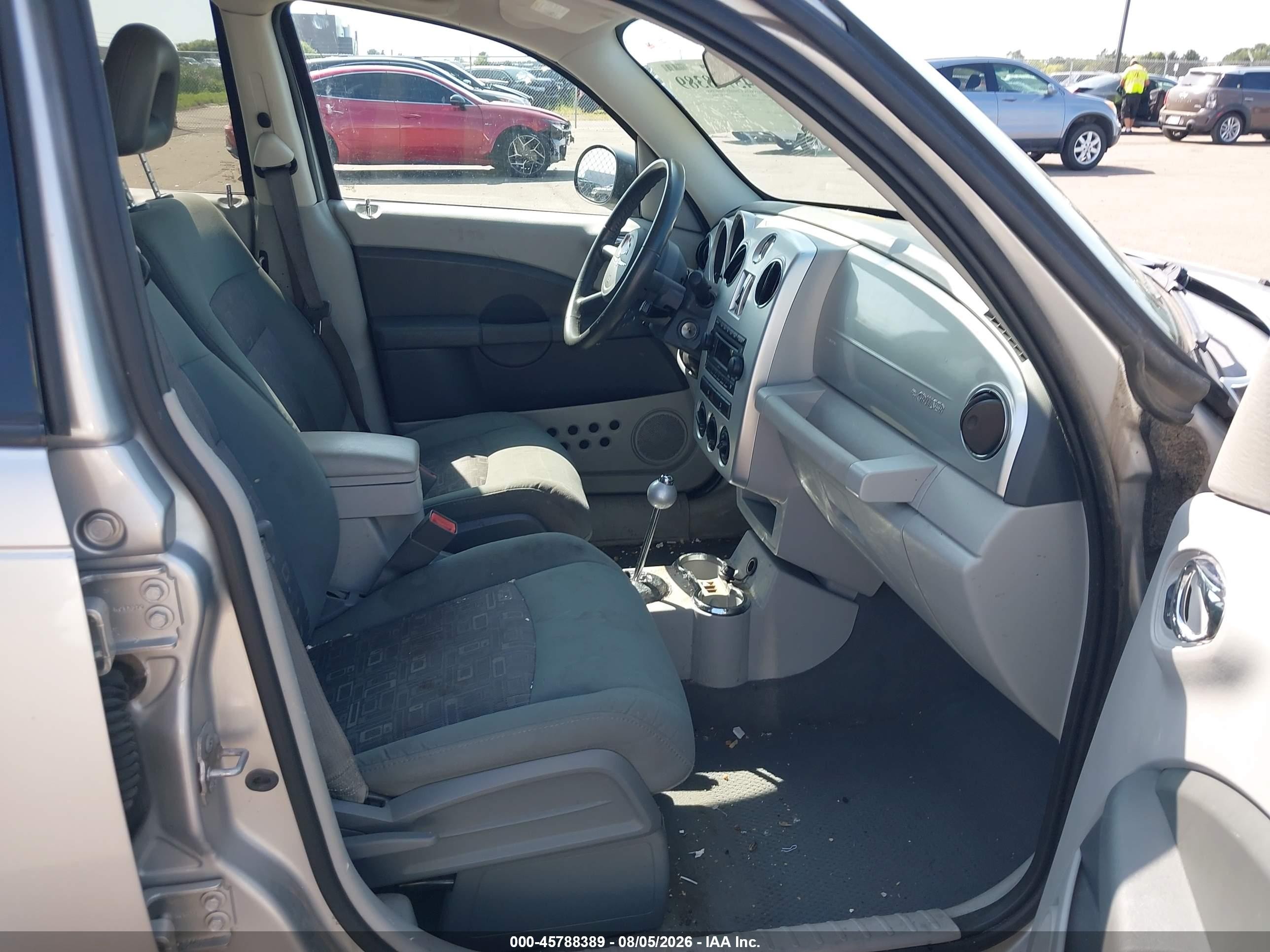 2010 Chrysler Pt Cruiser Classic Silver vin: 3A4GY5F94AT179796