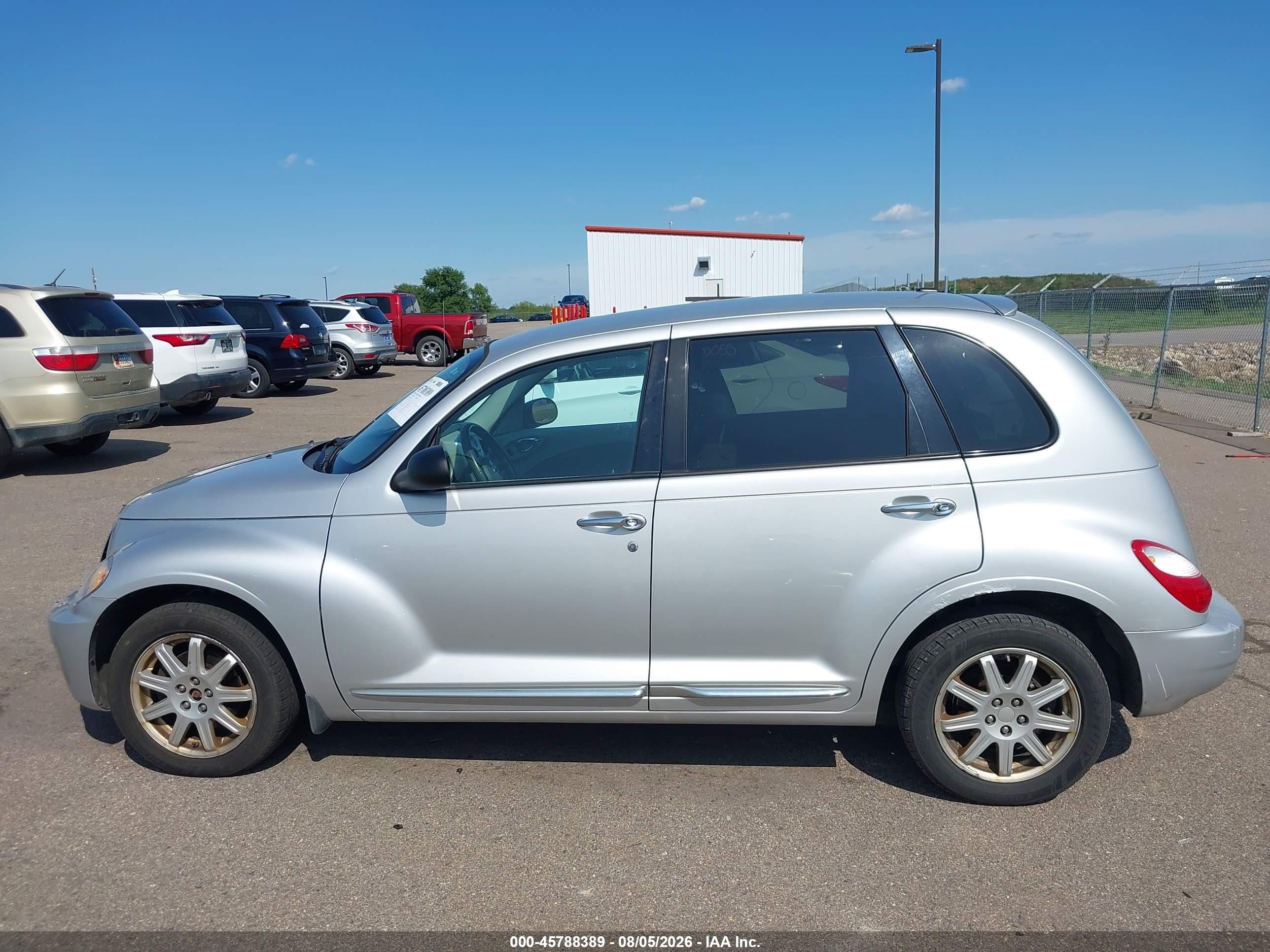 2010 Chrysler Pt Cruiser Classic Silver vin: 3A4GY5F94AT179796