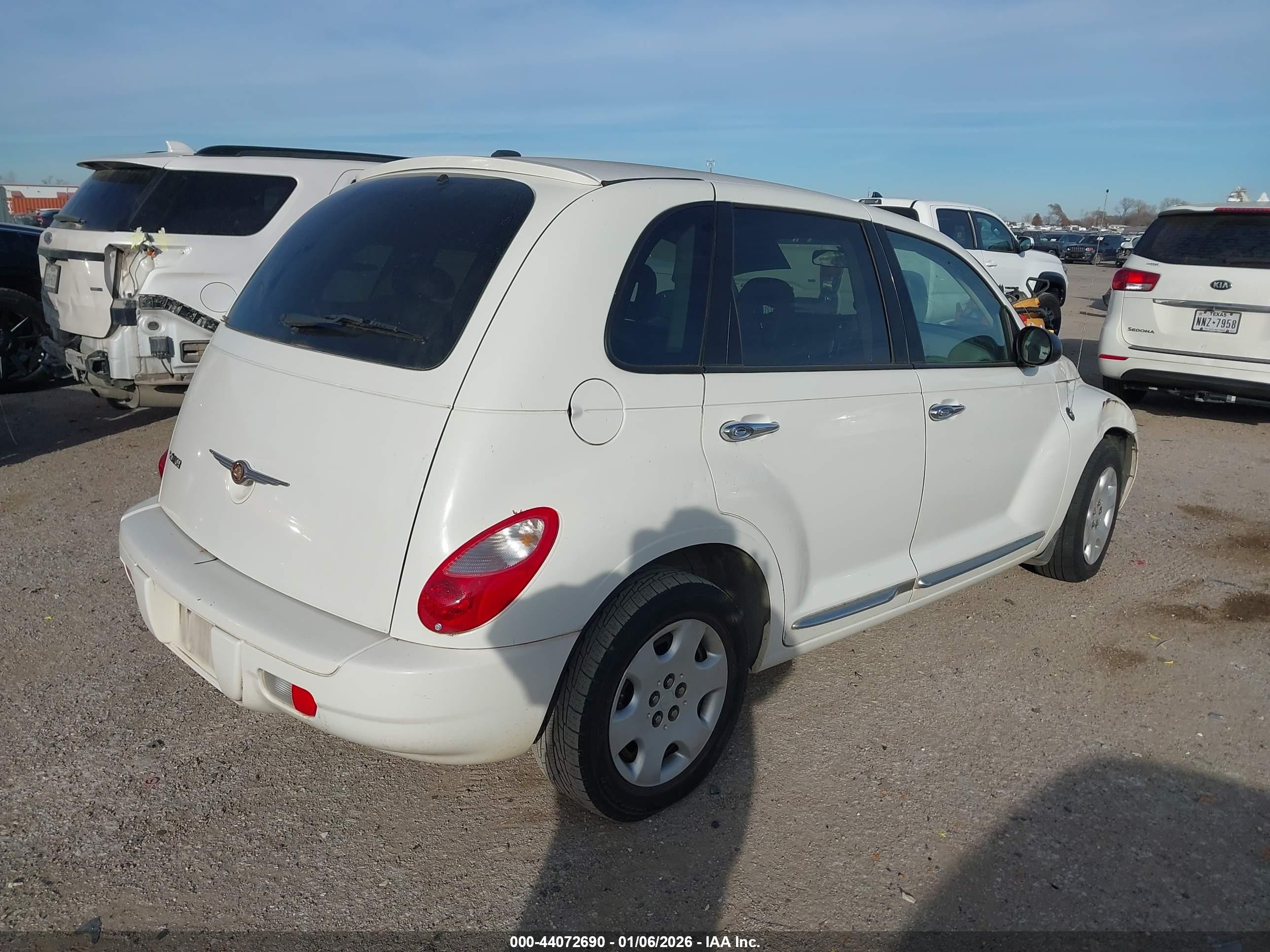 2010 Chrysler Pt Cruiser Classic White vin: 3A4GY5F95AT219450