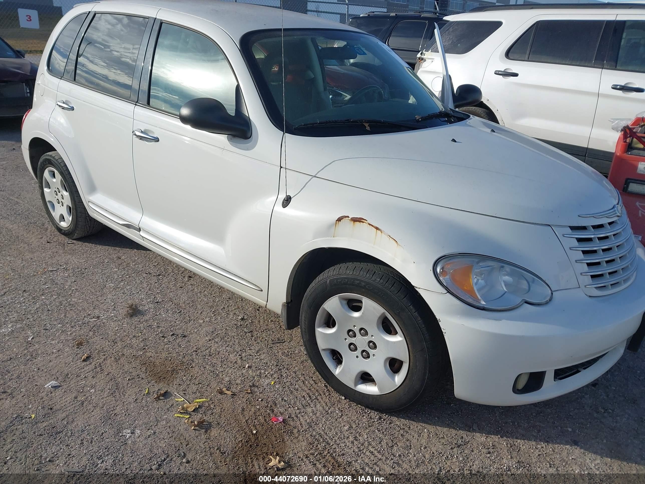2010 Chrysler Pt Cruiser Classic White vin: 3A4GY5F95AT219450
