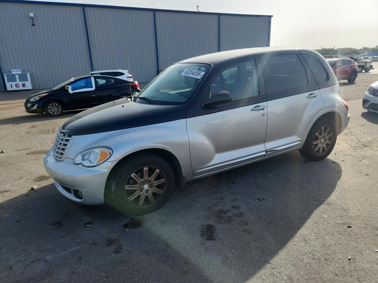 2010 Chrysler Pt Cruiser Two Tone vin: 3A4GY5F99AT205731