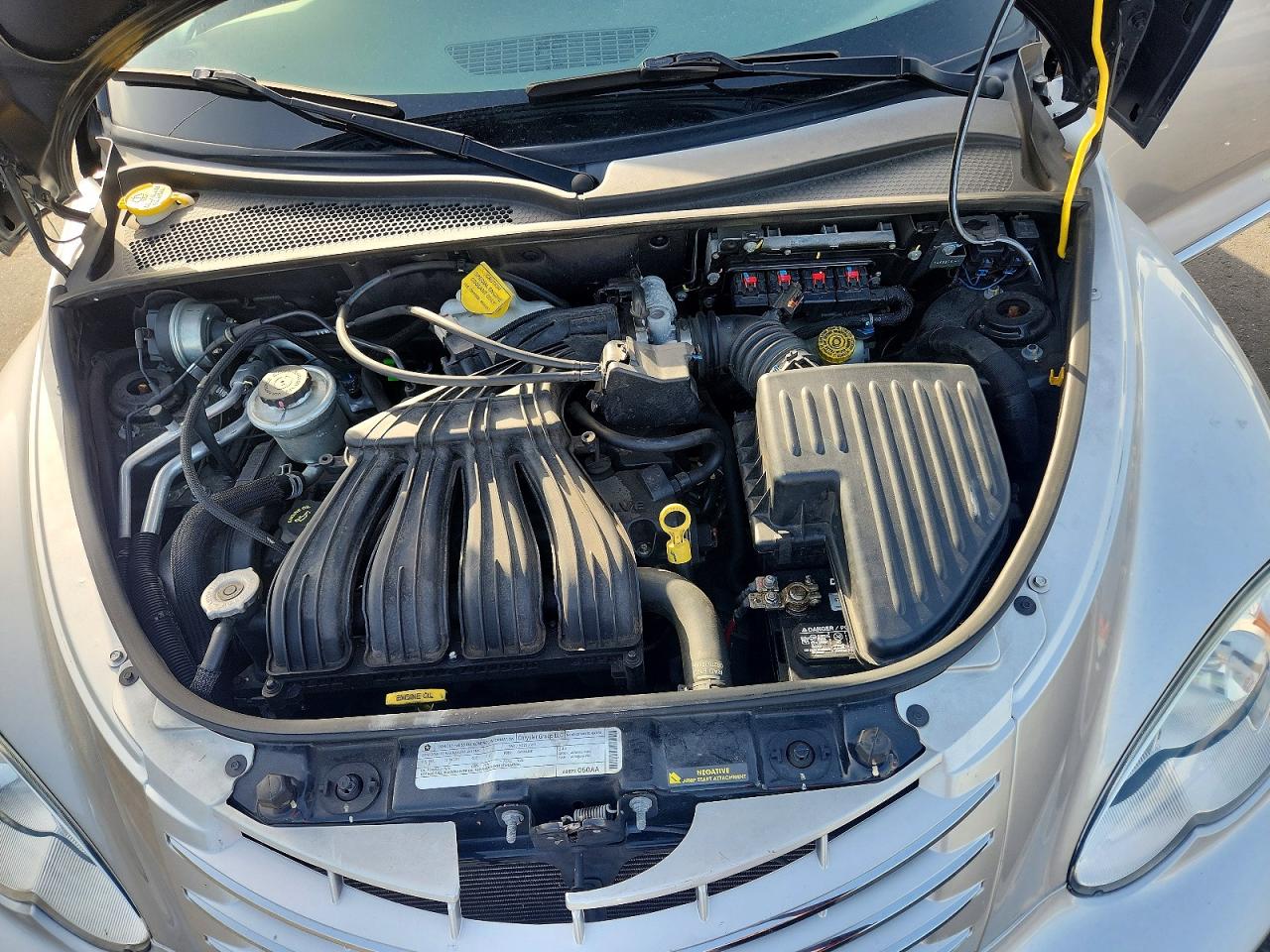 2010 Chrysler Pt Cruiser Two Tone vin: 3A4GY5F99AT205731
