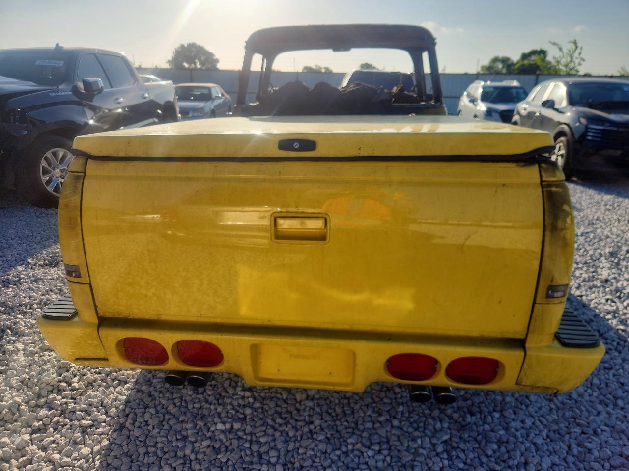 1957 Chevrolet 3100 Yellow vin: 3A57K137740