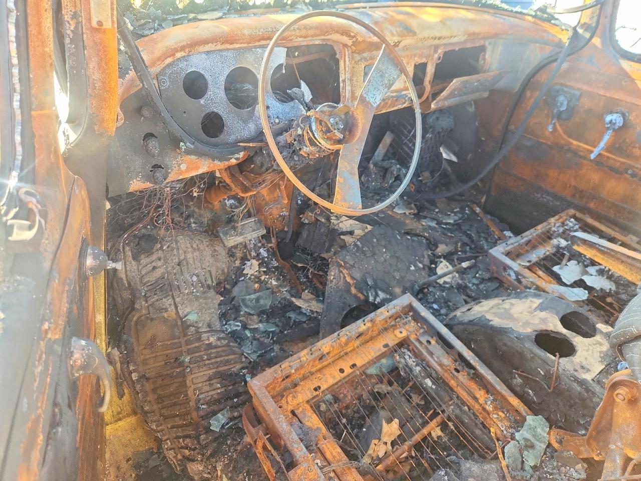 1957 Chevrolet 3100 Yellow vin: 3A57K137740