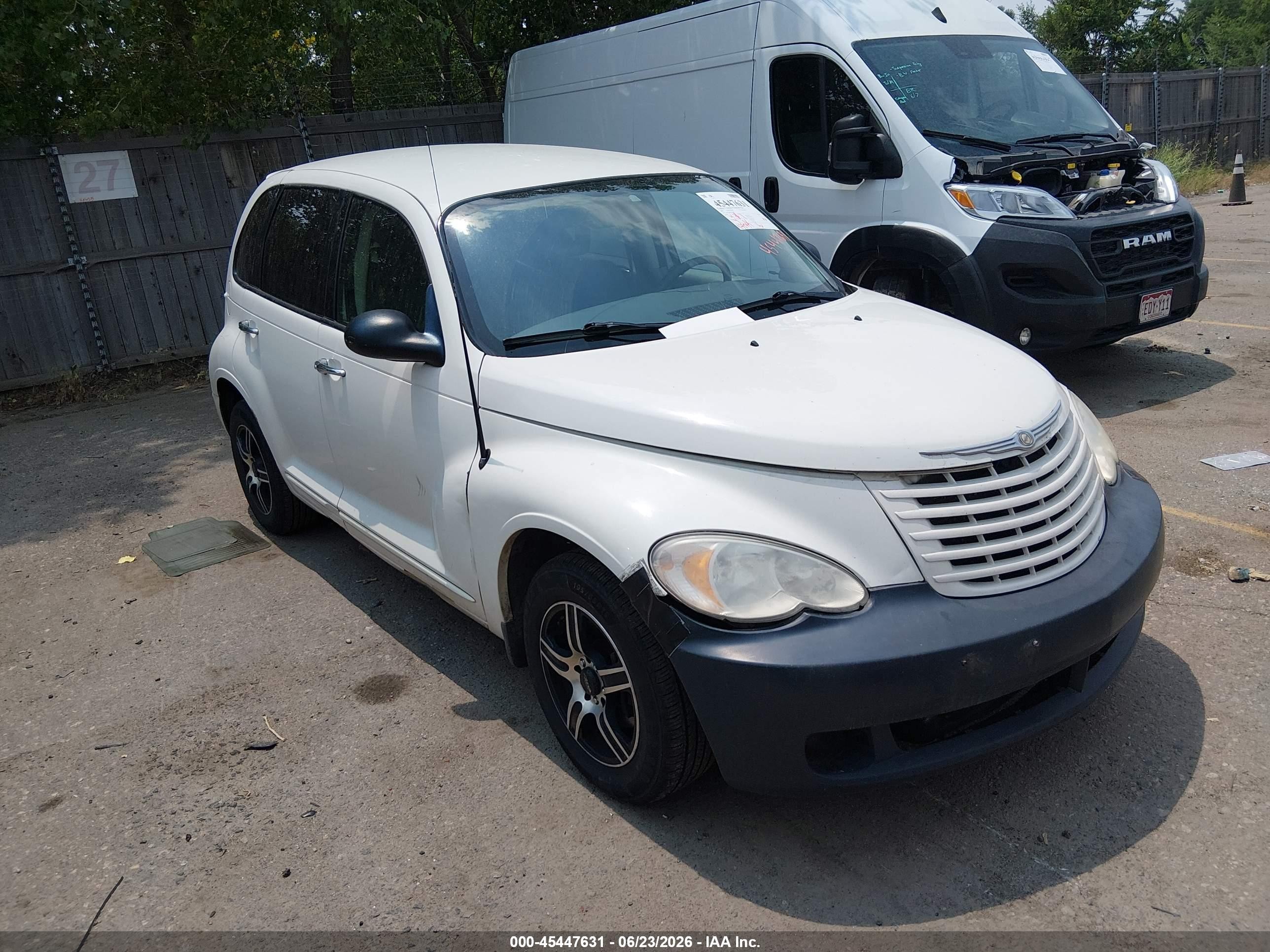 2009 Chrysler Pt Cruiser   White vin: 3A8FY48999T563375
