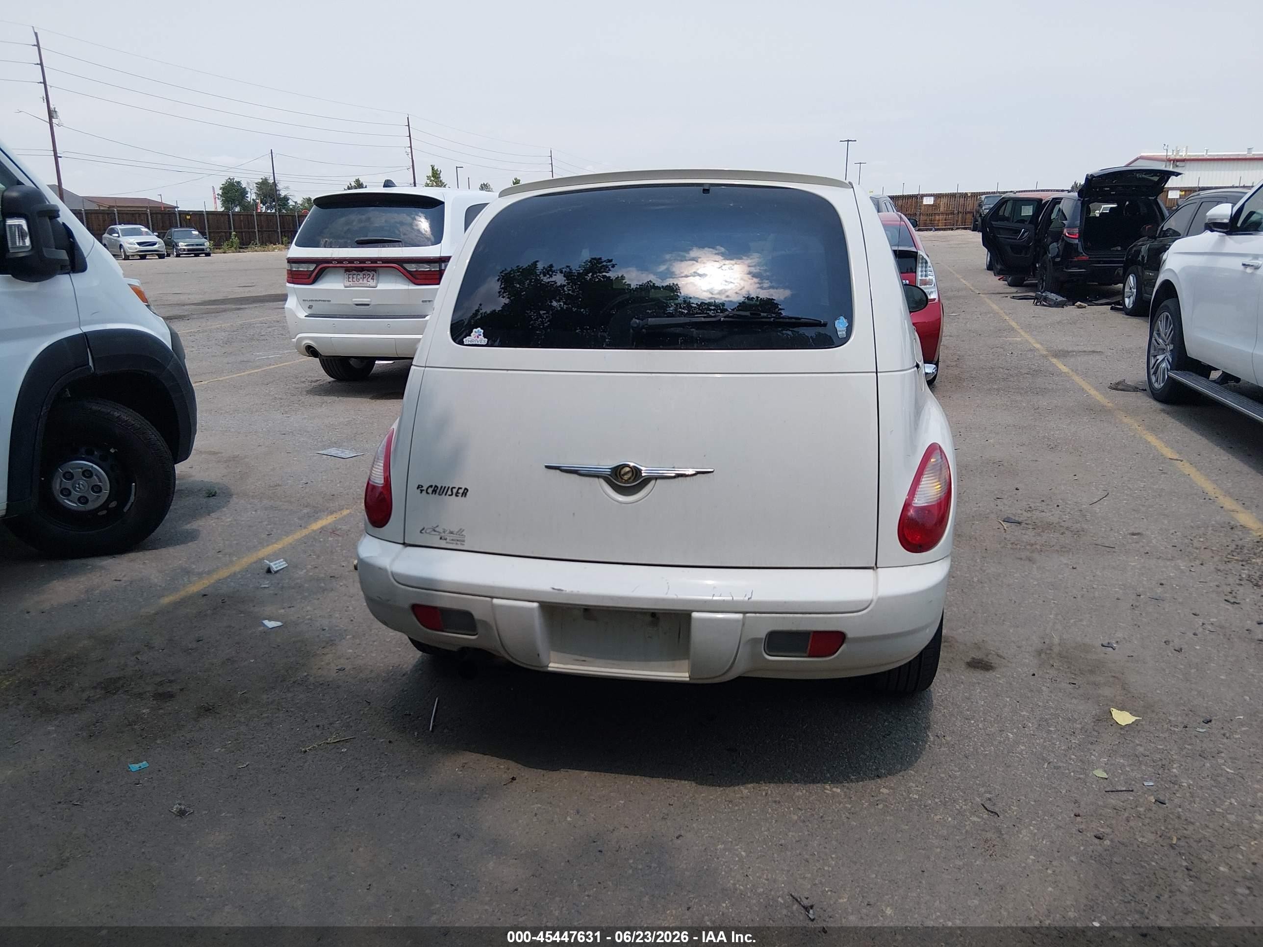2009 Chrysler Pt Cruiser   White vin: 3A8FY48999T563375