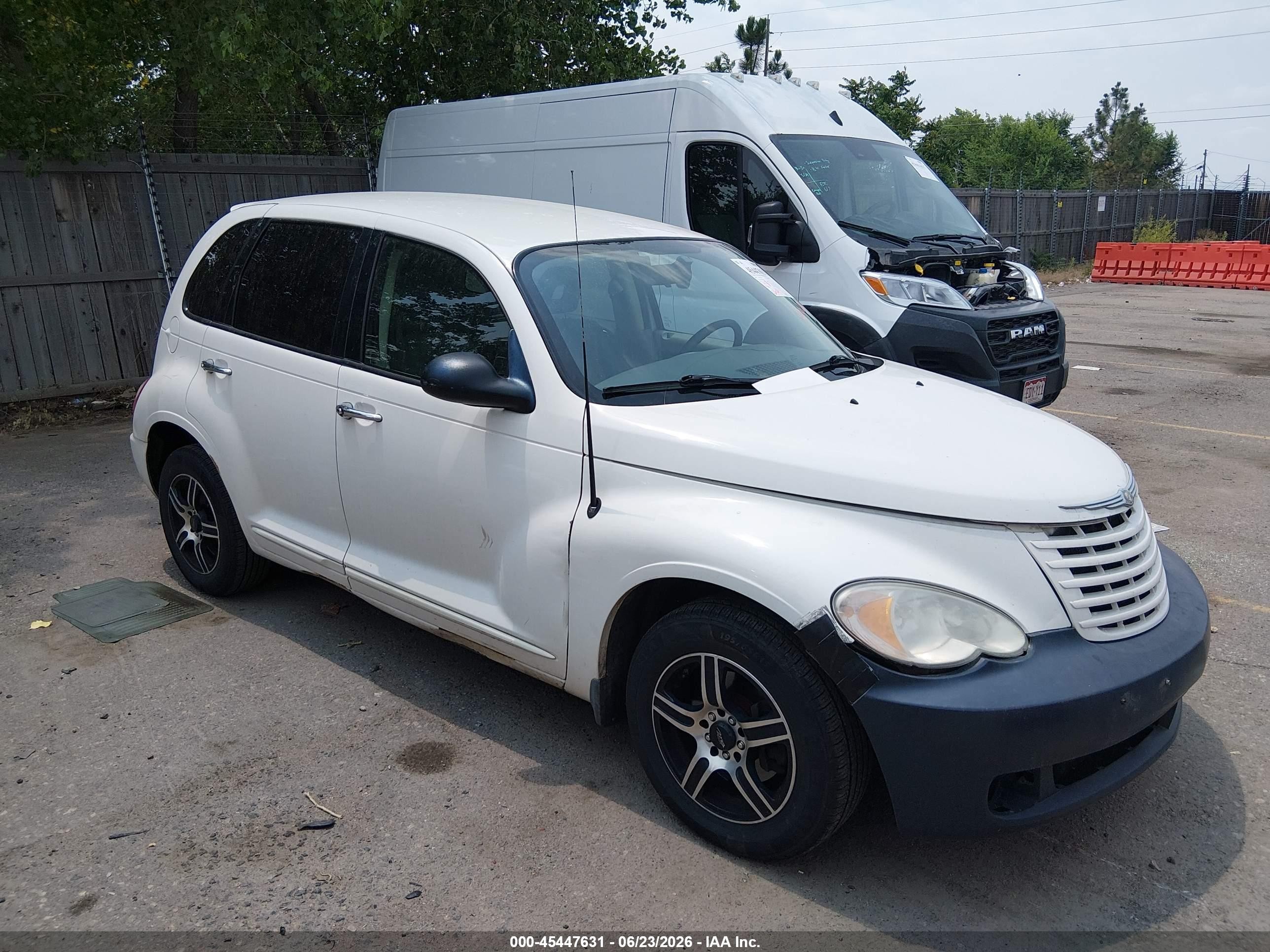 2009 Chrysler Pt Cruiser   White vin: 3A8FY48999T563375