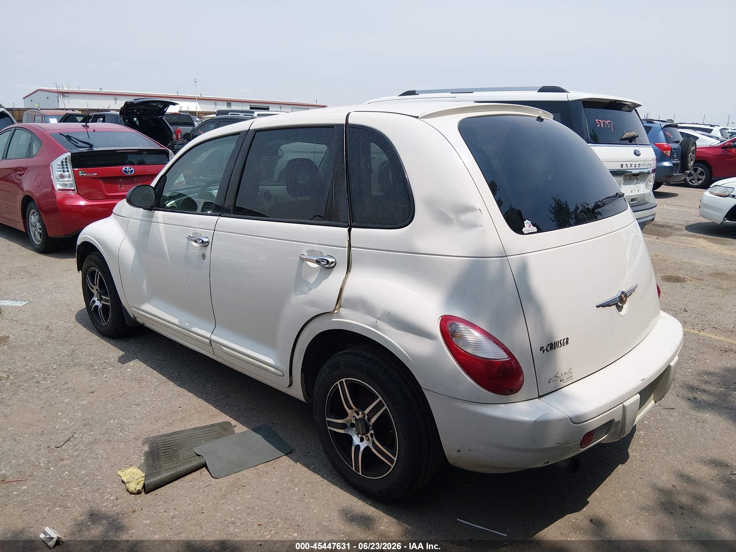 2009 Chrysler Pt Cruiser   White vin: 3A8FY48999T563375