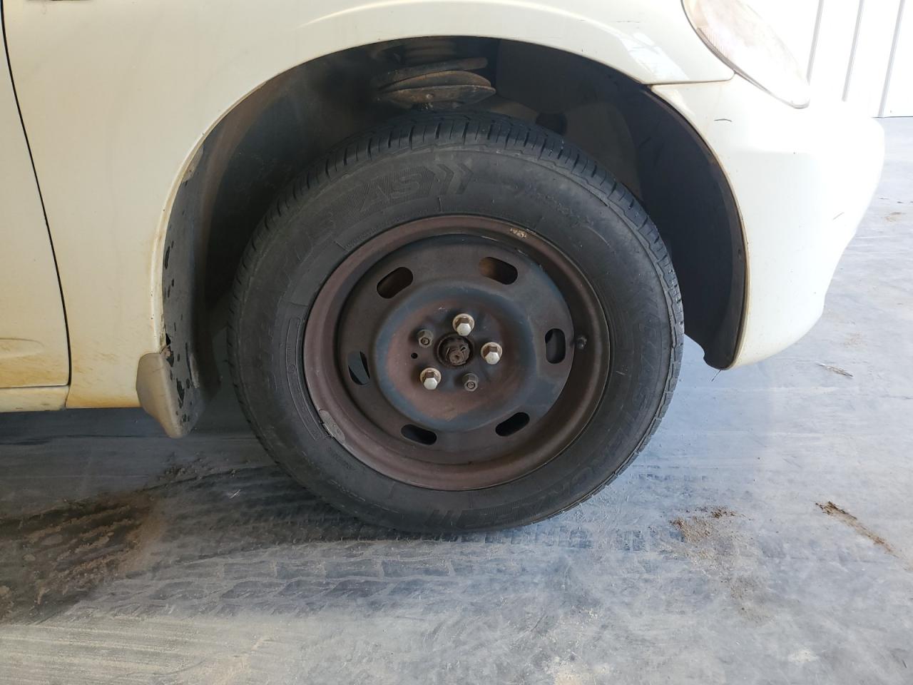 2008 Chrysler Pt Cruiser Beige vin: 3A8FY48B18T146110 Damage: Right Front Wheel Cover, Missing, Replacement Required