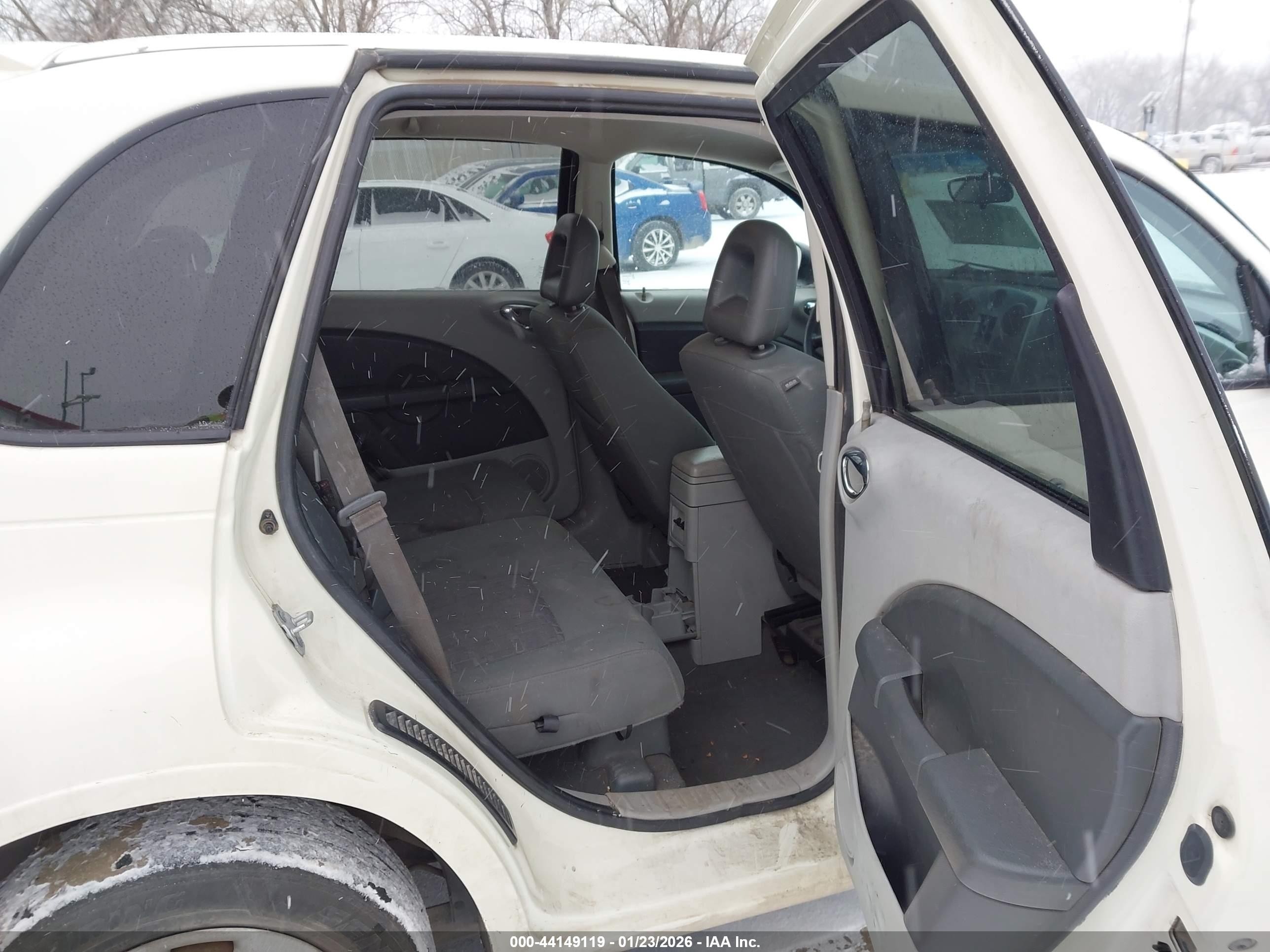 2008 Chrysler Pt Cruiser Lx White vin: 3A8FY48B48T148398