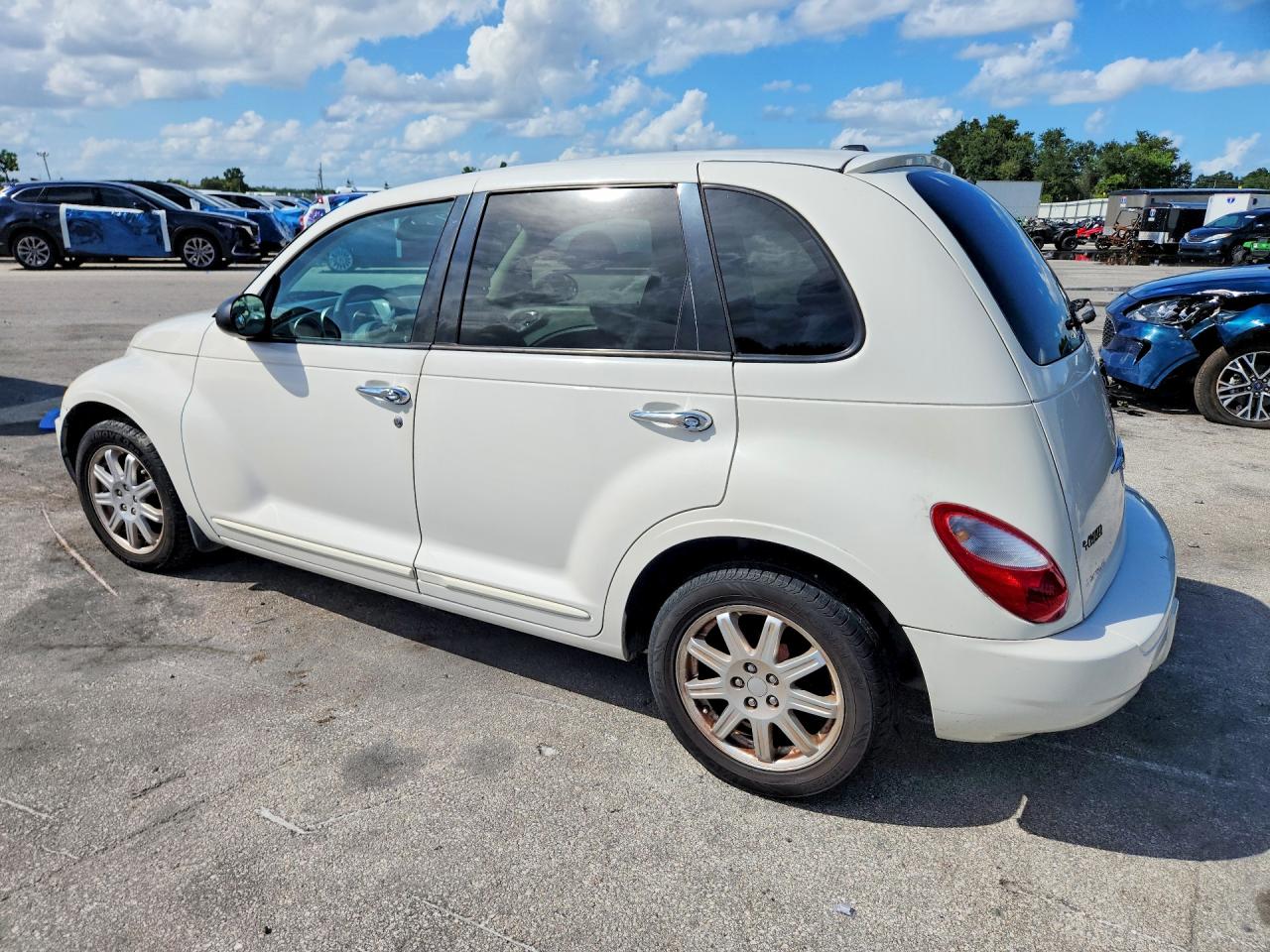 2008 Chrysler Pt Cruiser Touring White vin: 3A8FY58B08T162837