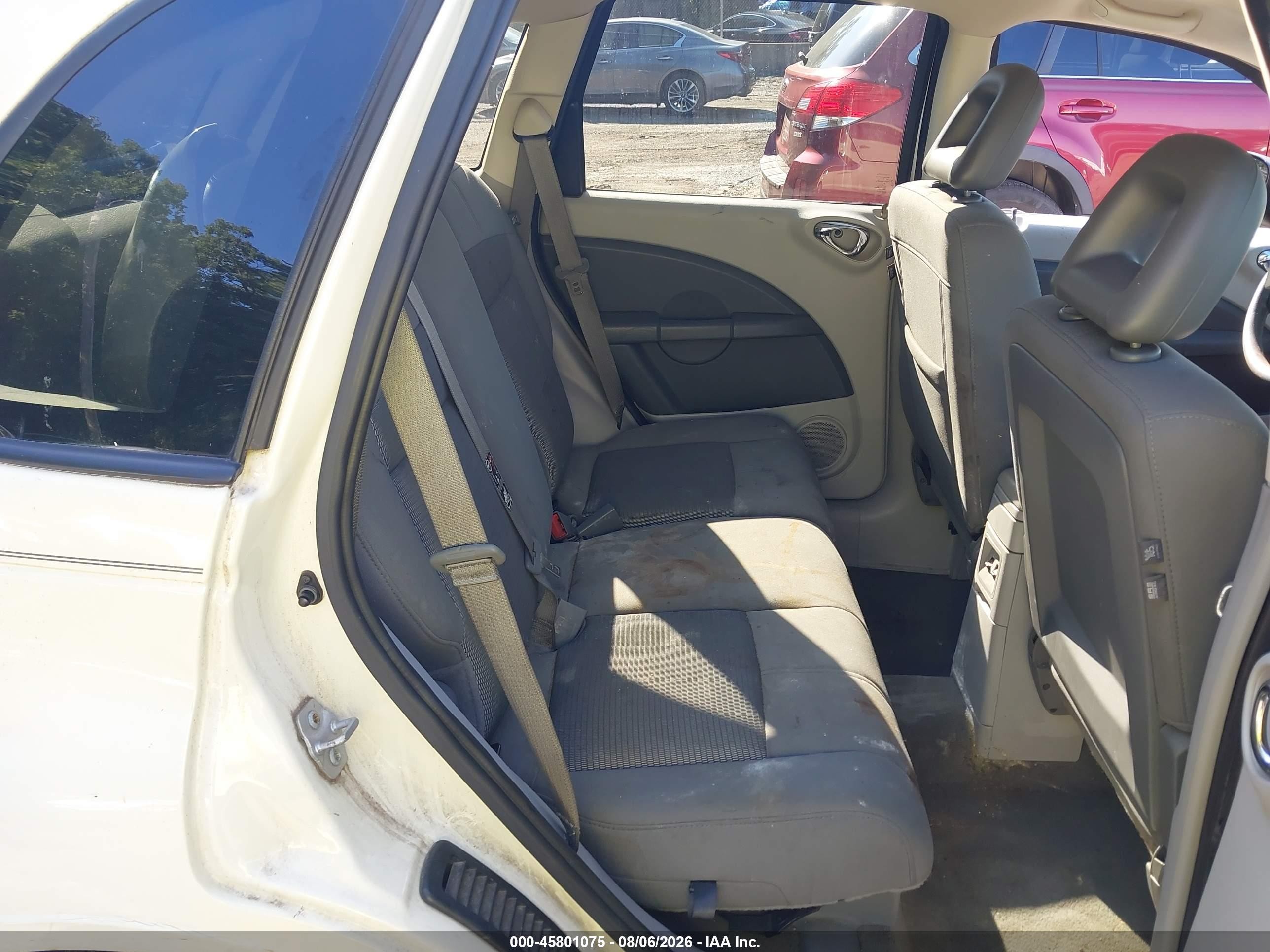 2008 Chrysler Pt Cruiser Touring White vin: 3A8FY58B98T228401