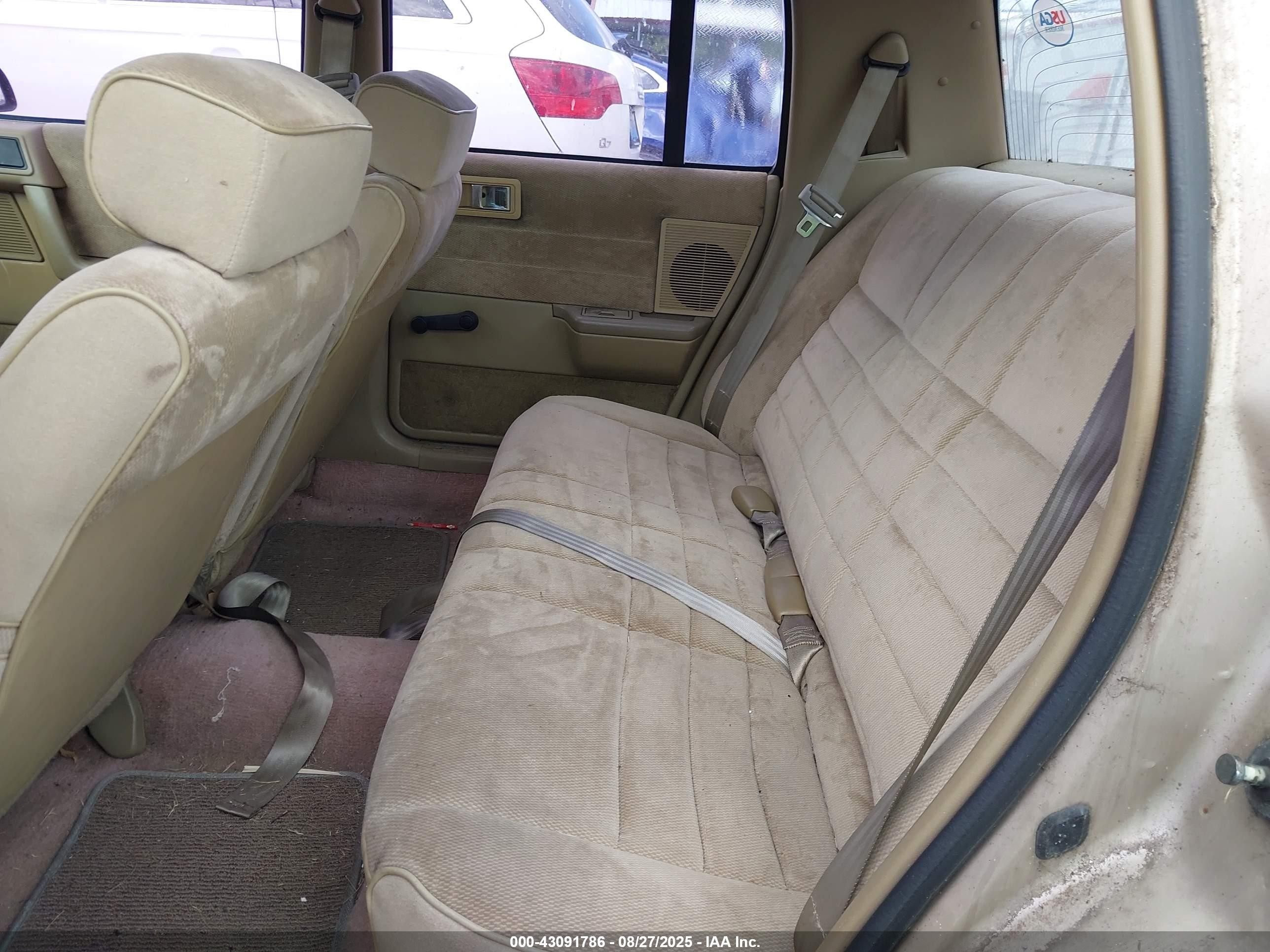 1992 Dodge Spirit   Gold vin: 3B3XA4637NT215679