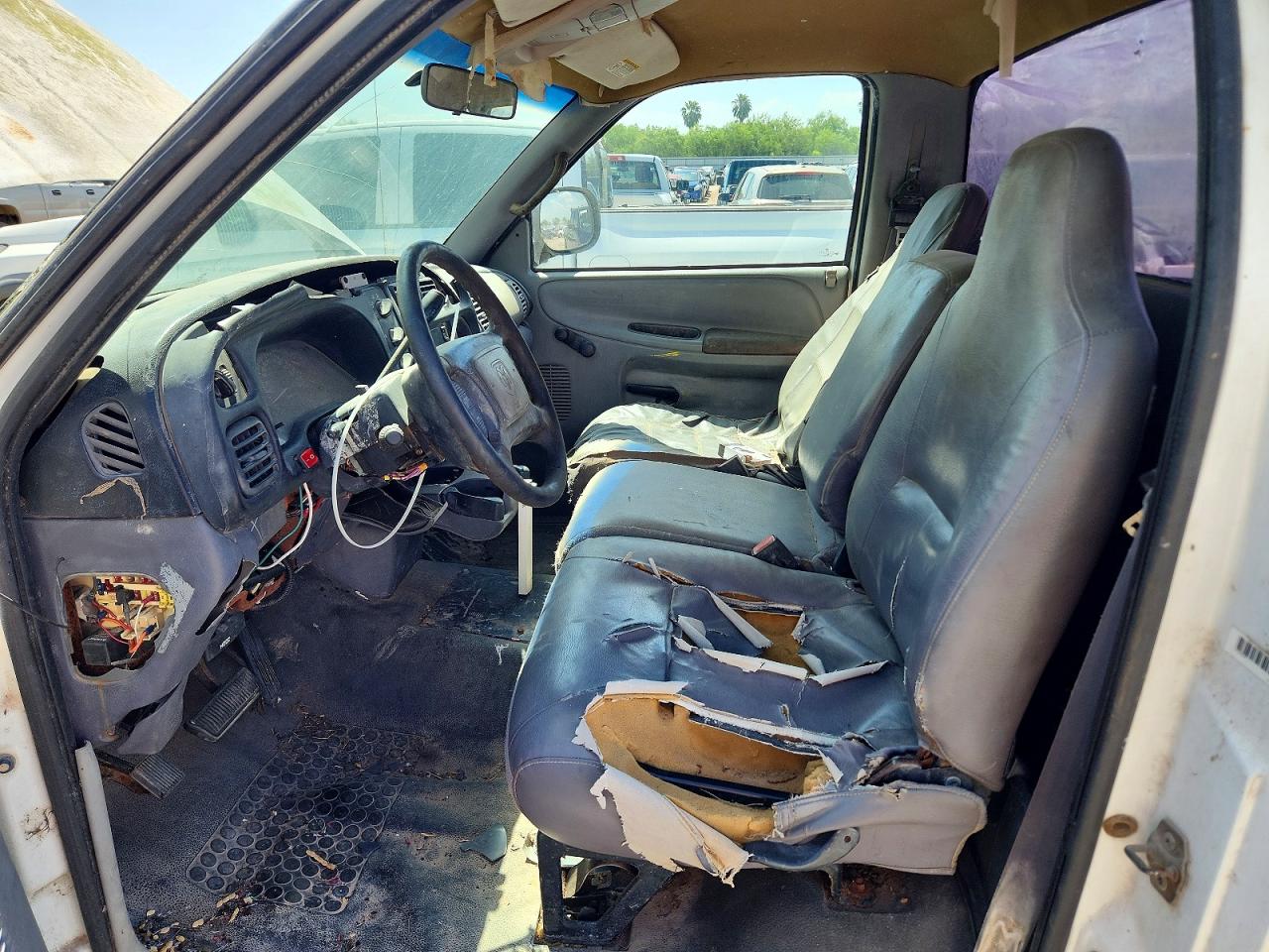 2002 Dodge Ram 2500 White vin: 3B6KC26Z42M251187