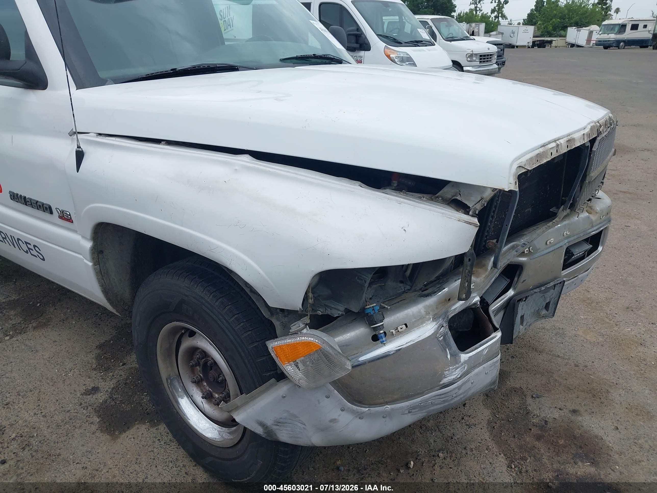 2001 Dodge Ram 2500 St Белый vin: 3B6KC26Z81M270940