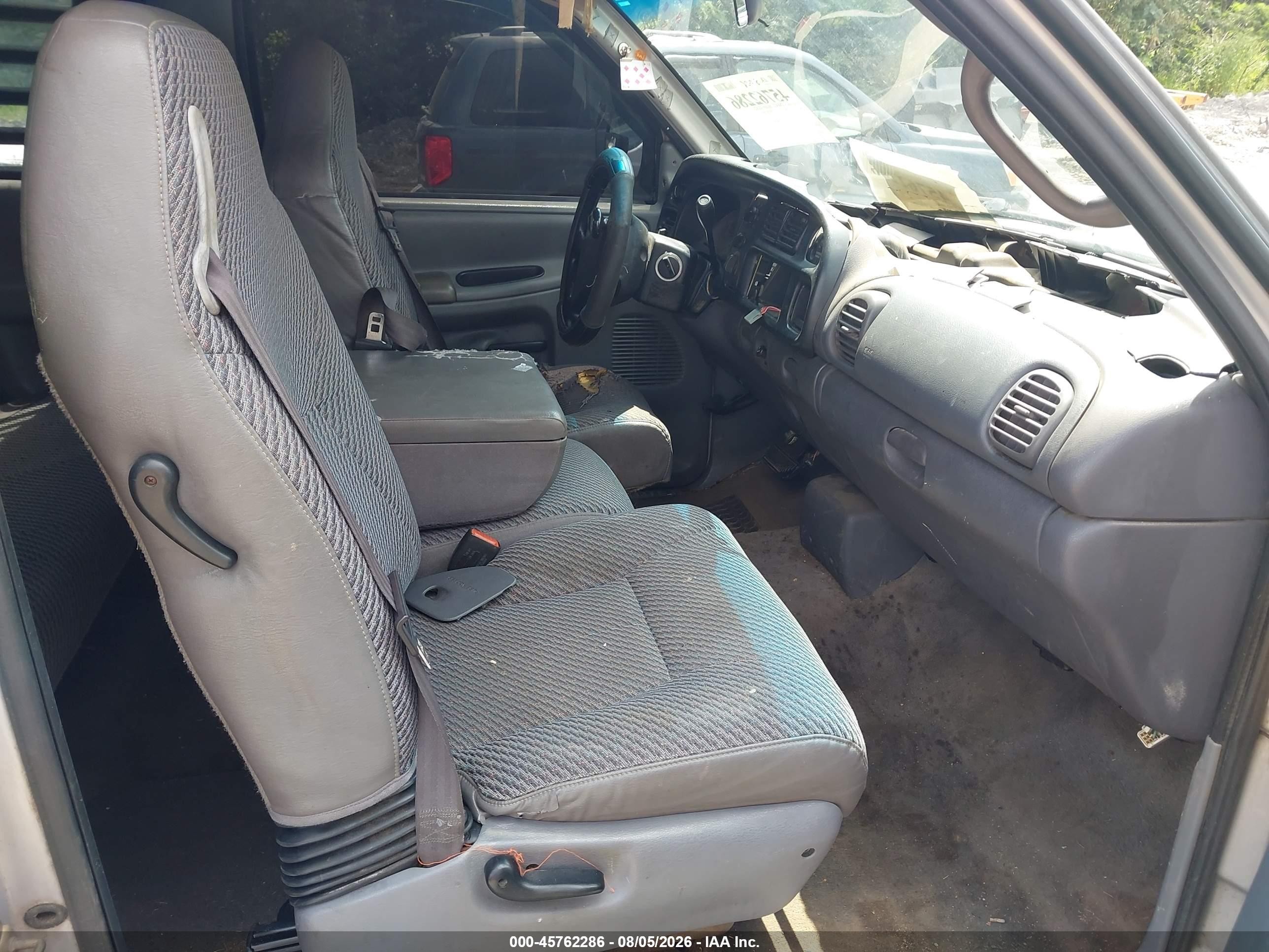 1999 Dodge Ram 1500 St Silver vin: 3B7HC12Y0XG144317