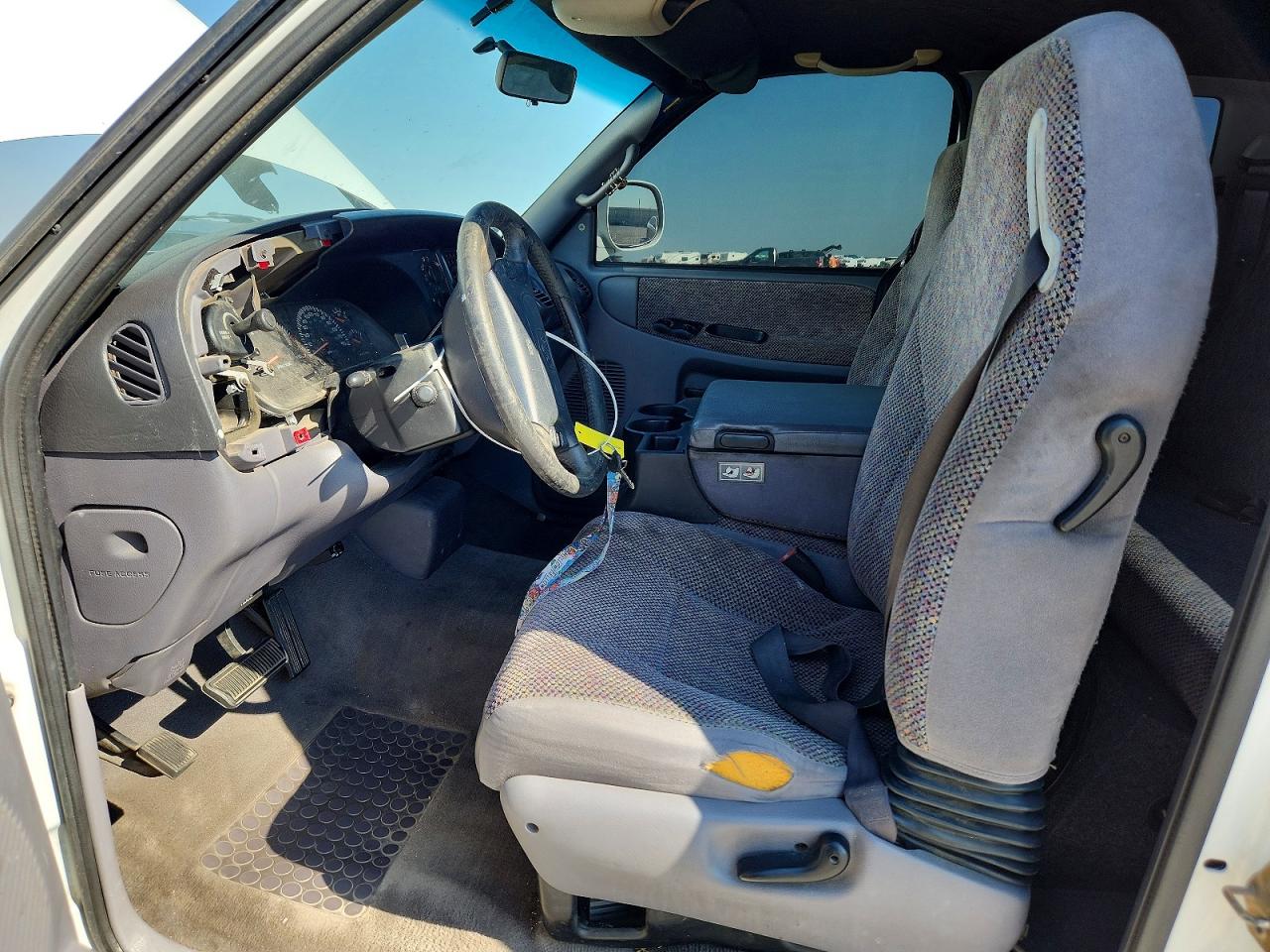 1998 Dodge Ram 1500 Белый vin: 3B7HC12Y1WM278253