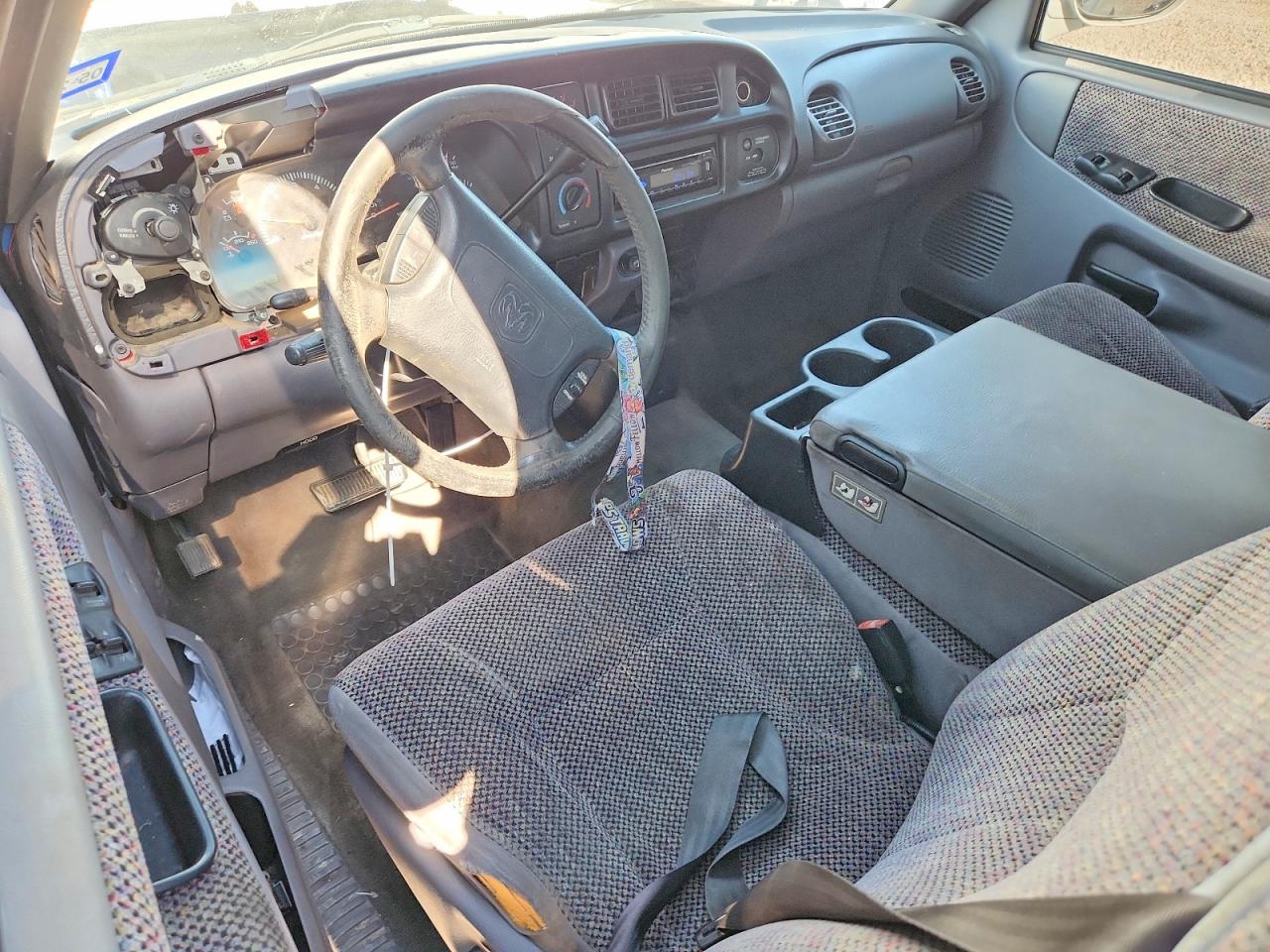1998 Dodge Ram 1500 Белый vin: 3B7HC12Y1WM278253