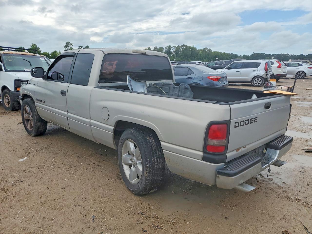 1999 Dodge Ram 1500 Silver vin: 3B7HC12Y5XG130462