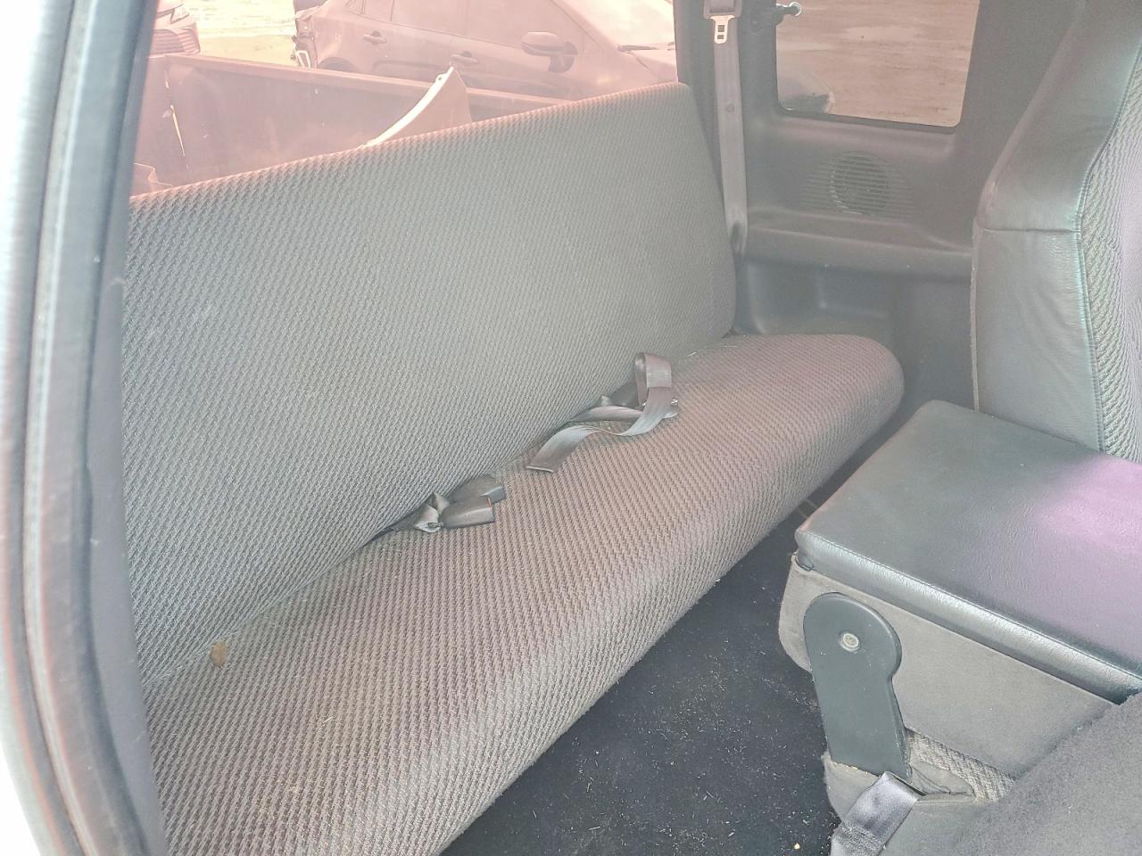 1999 Dodge Ram 1500 Silver vin: 3B7HC12Y5XG130462