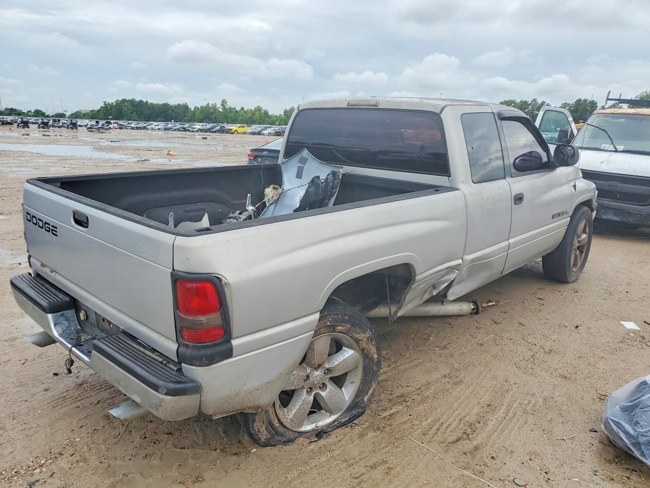 1999 Dodge Ram 1500 Silver vin: 3B7HC12Y5XG130462