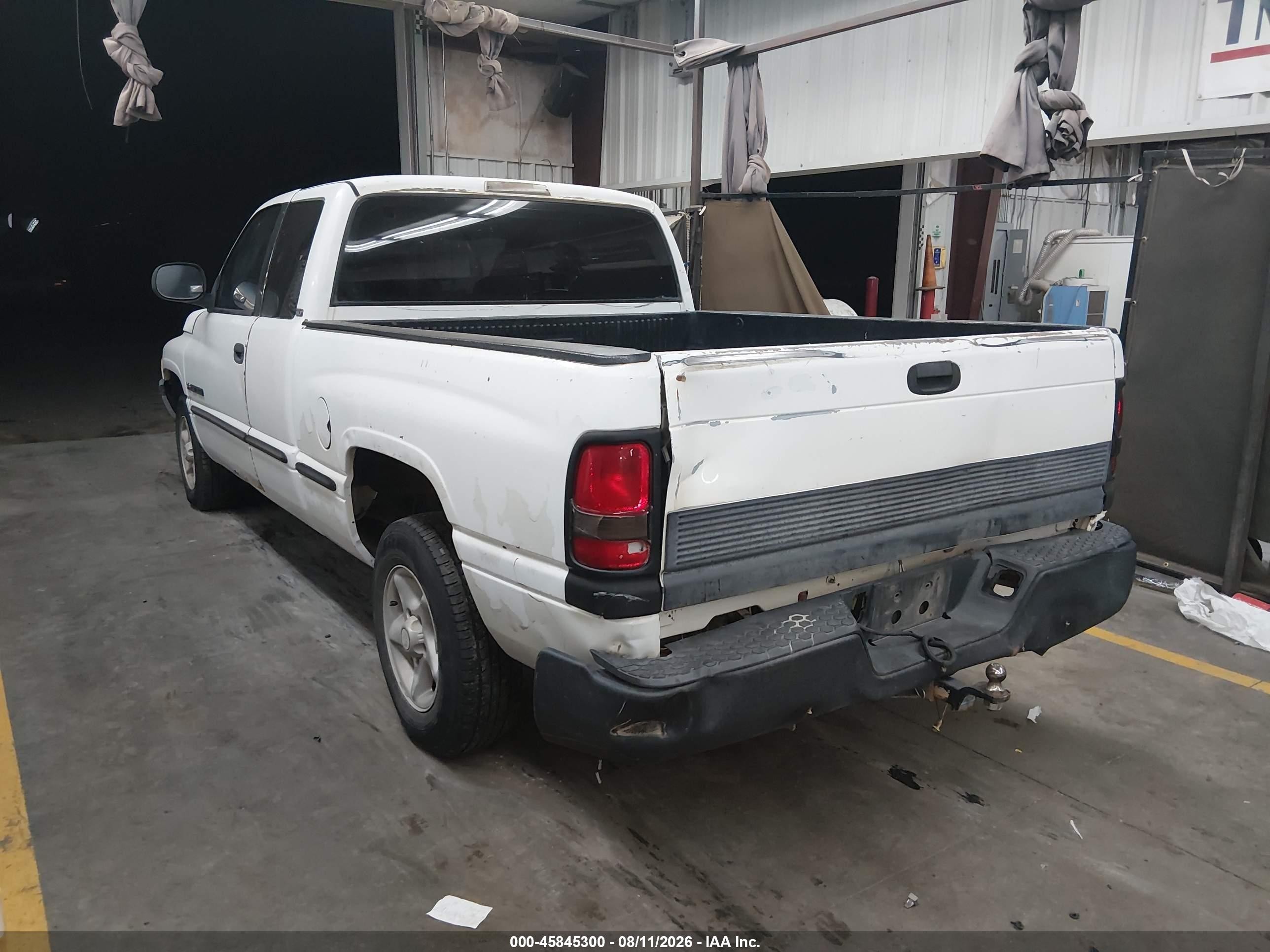 1998 Dodge Ram 1500 St Белый vin: 3B7HC12Y6WM216038