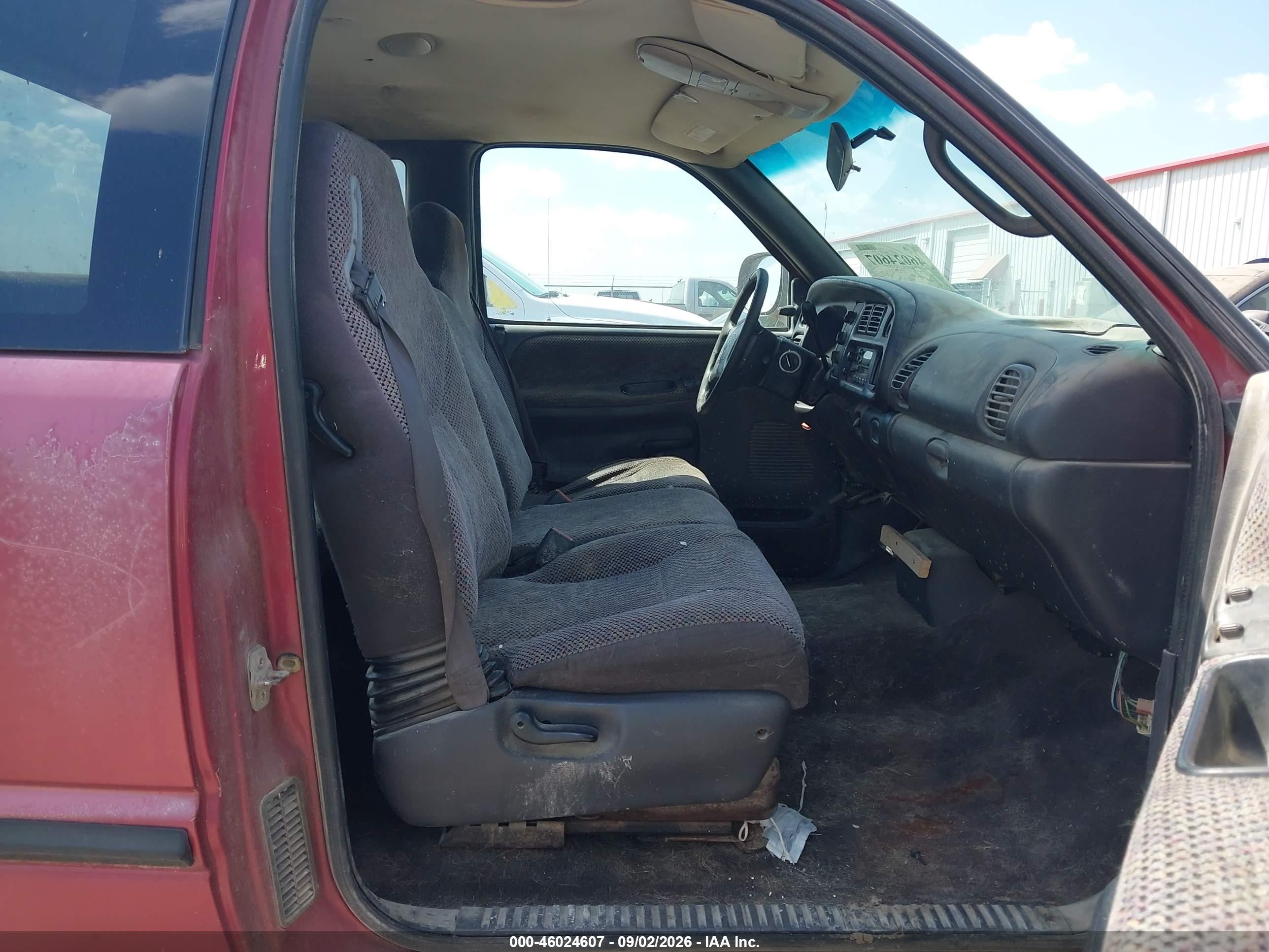 1999 Dodge Ram 1500   Red vin: 3B7HC12Y8XG176786