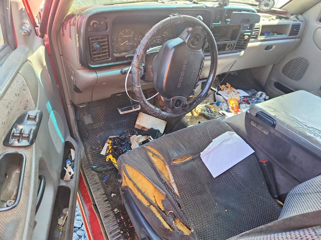 1996 Dodge Ram 1500 Red vin: 3B7HC13Y1TM159578