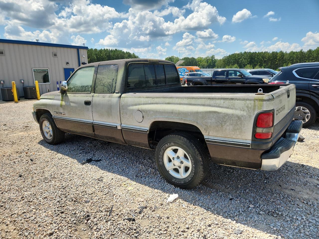 1997 Dodge Ram 1500 Two Tone vin: 3B7HC13Y1VG749619