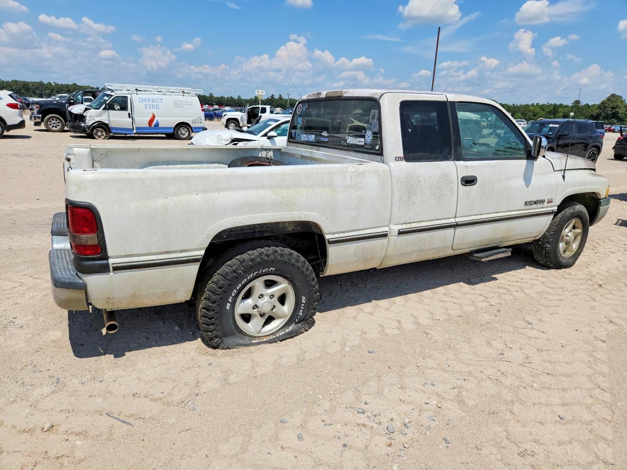 1997 Dodge Ram 1500 White vin: 3B7HC13Y1VG760779