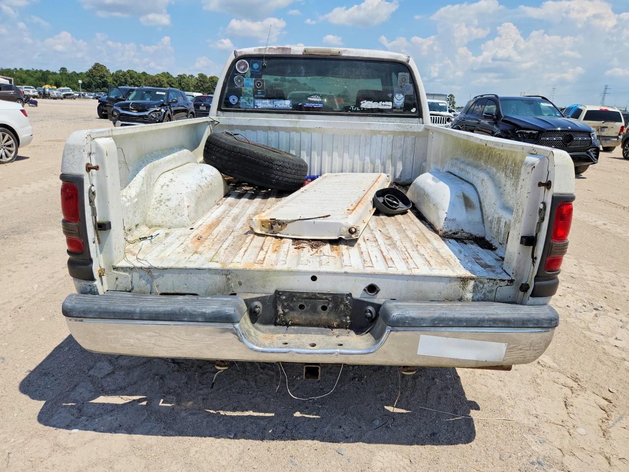 1997 Dodge Ram 1500 White vin: 3B7HC13Y1VG760779
