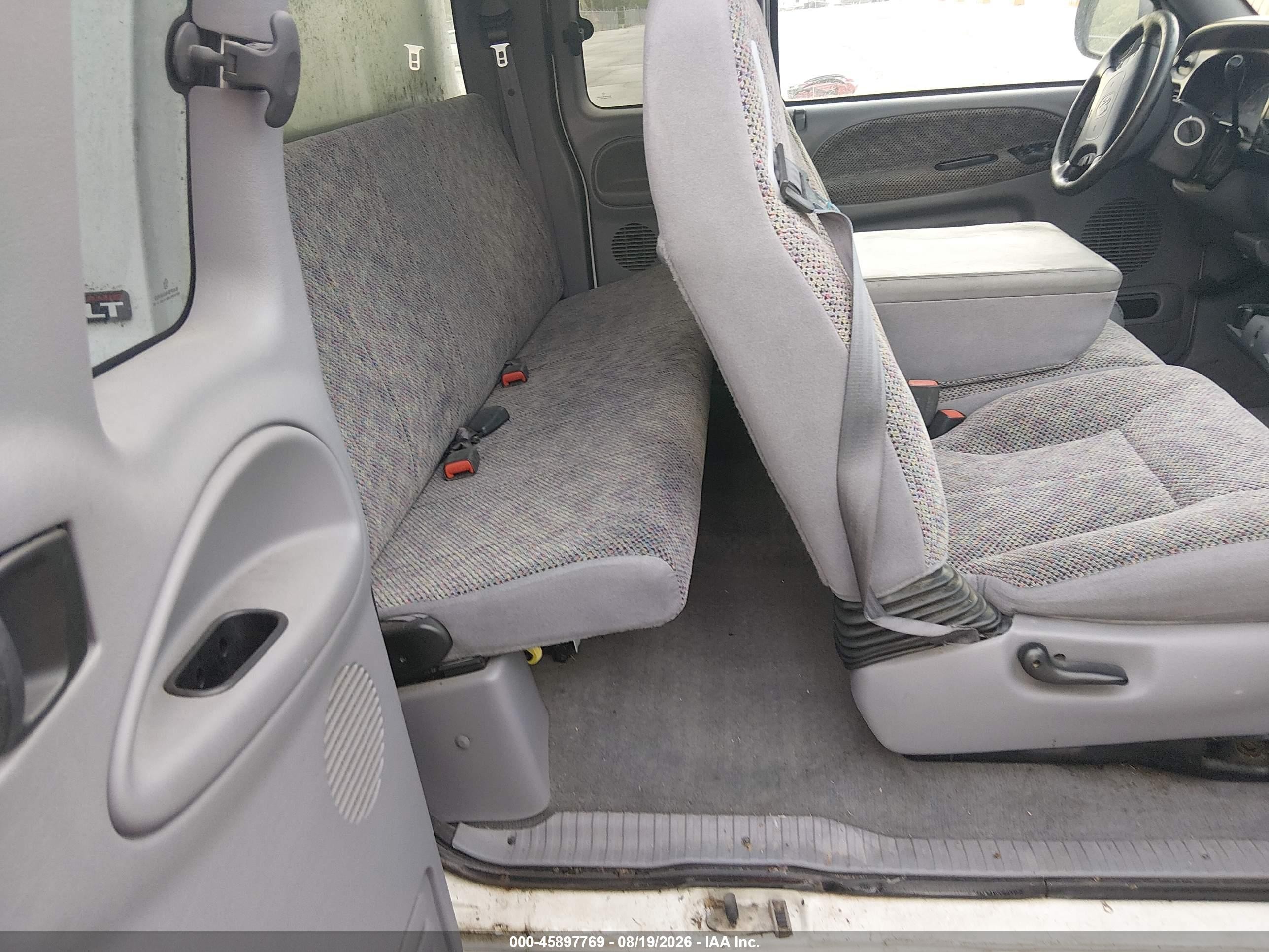 1998 Dodge Ram 1500 St White vin: 3B7HC13Y1WG177288